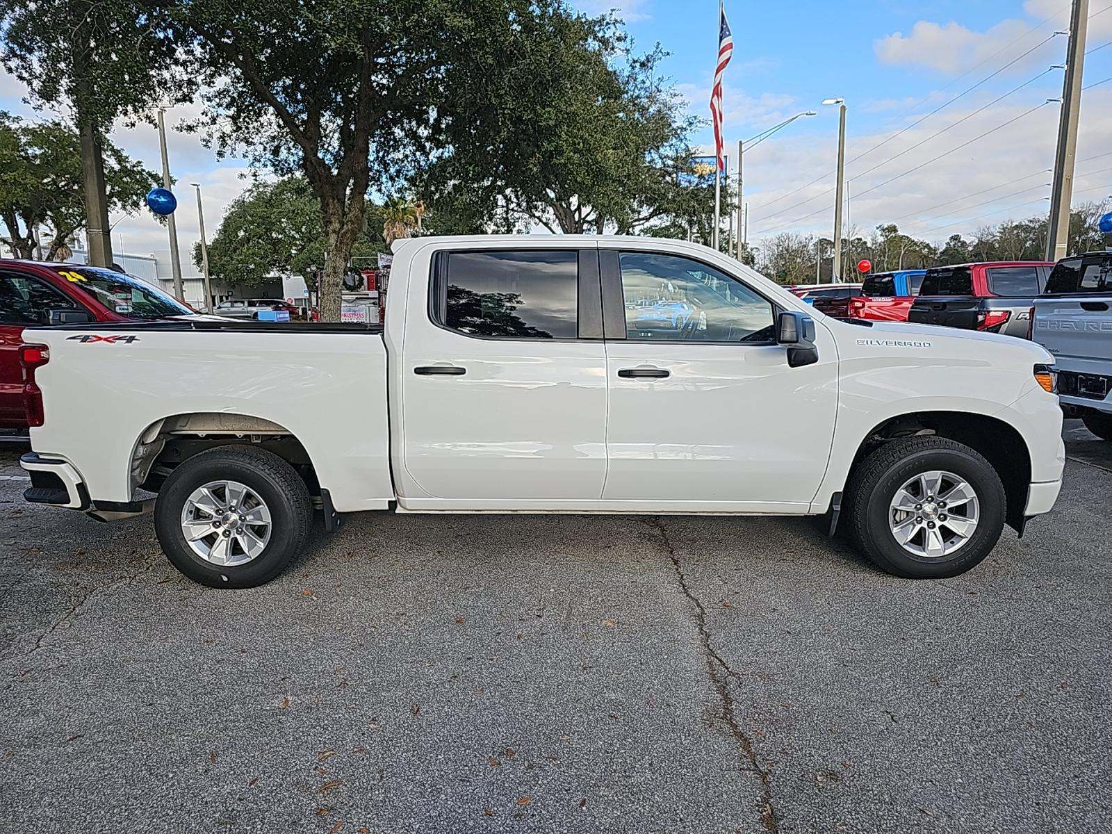 2023 Chevrolet Silverado 1500 Custom AWD