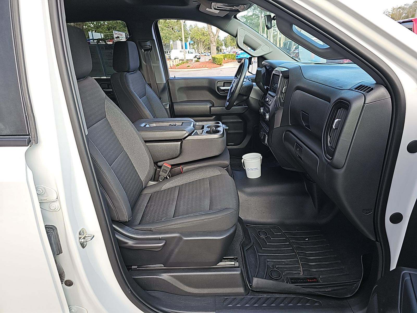 2023 Chevrolet Silverado 1500 Custom AWD