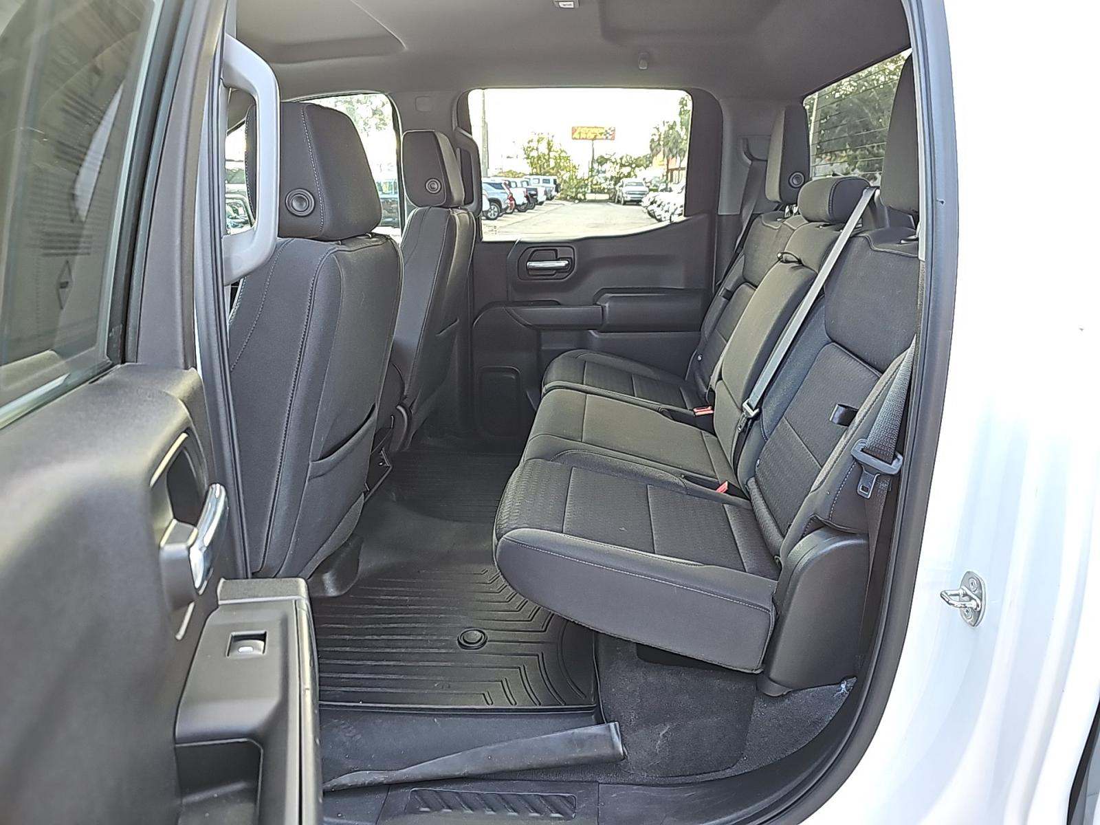 2023 Chevrolet Silverado 1500 Custom AWD