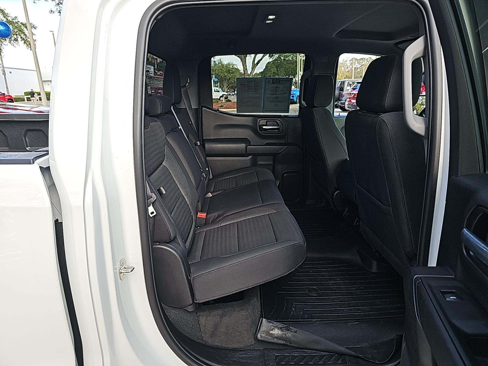 2023 Chevrolet Silverado 1500 Custom AWD