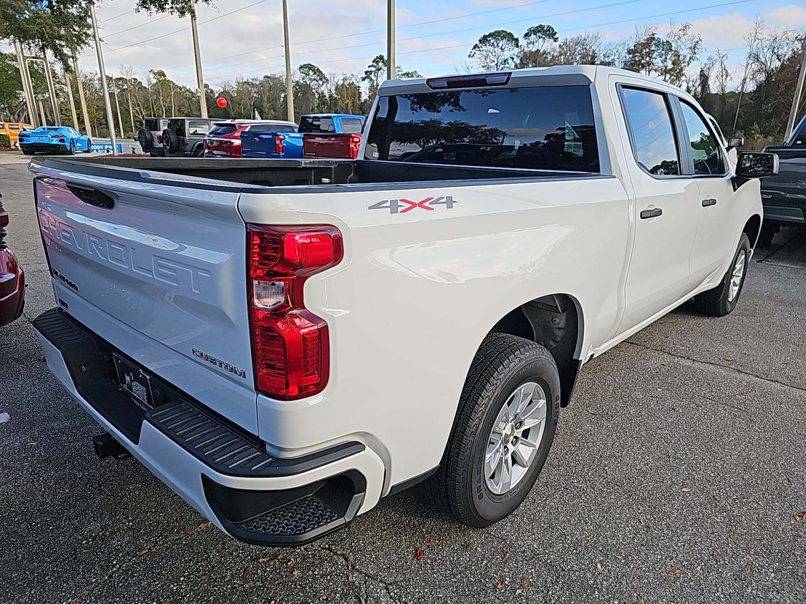 2023 Chevrolet Silverado 1500 Custom AWD