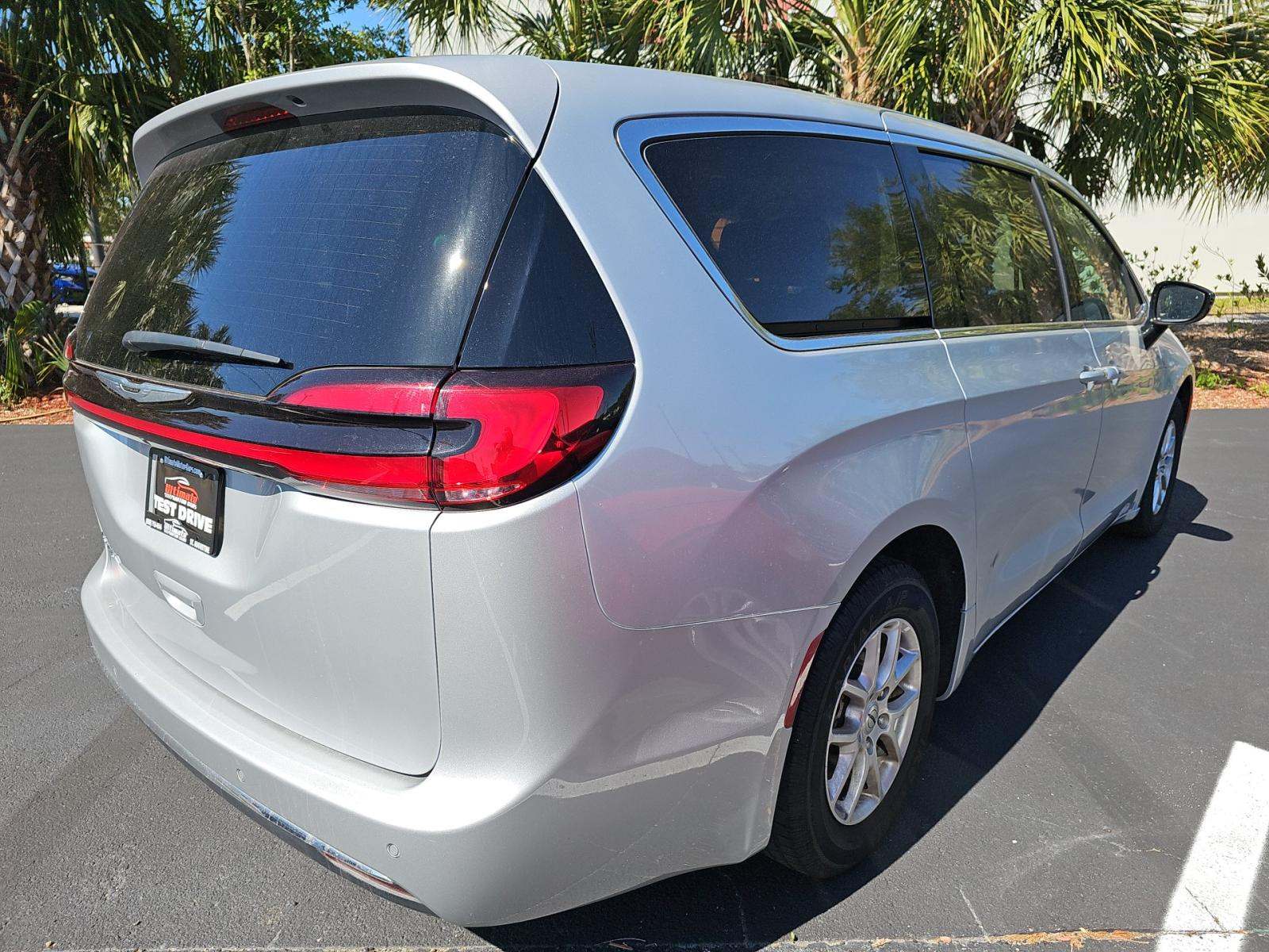 CHRYSLER PACIFICA - 3