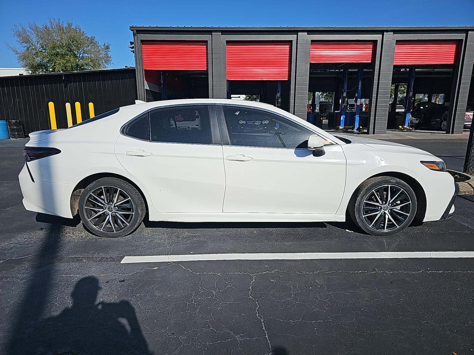 2021 Toyota Camry SE FWD