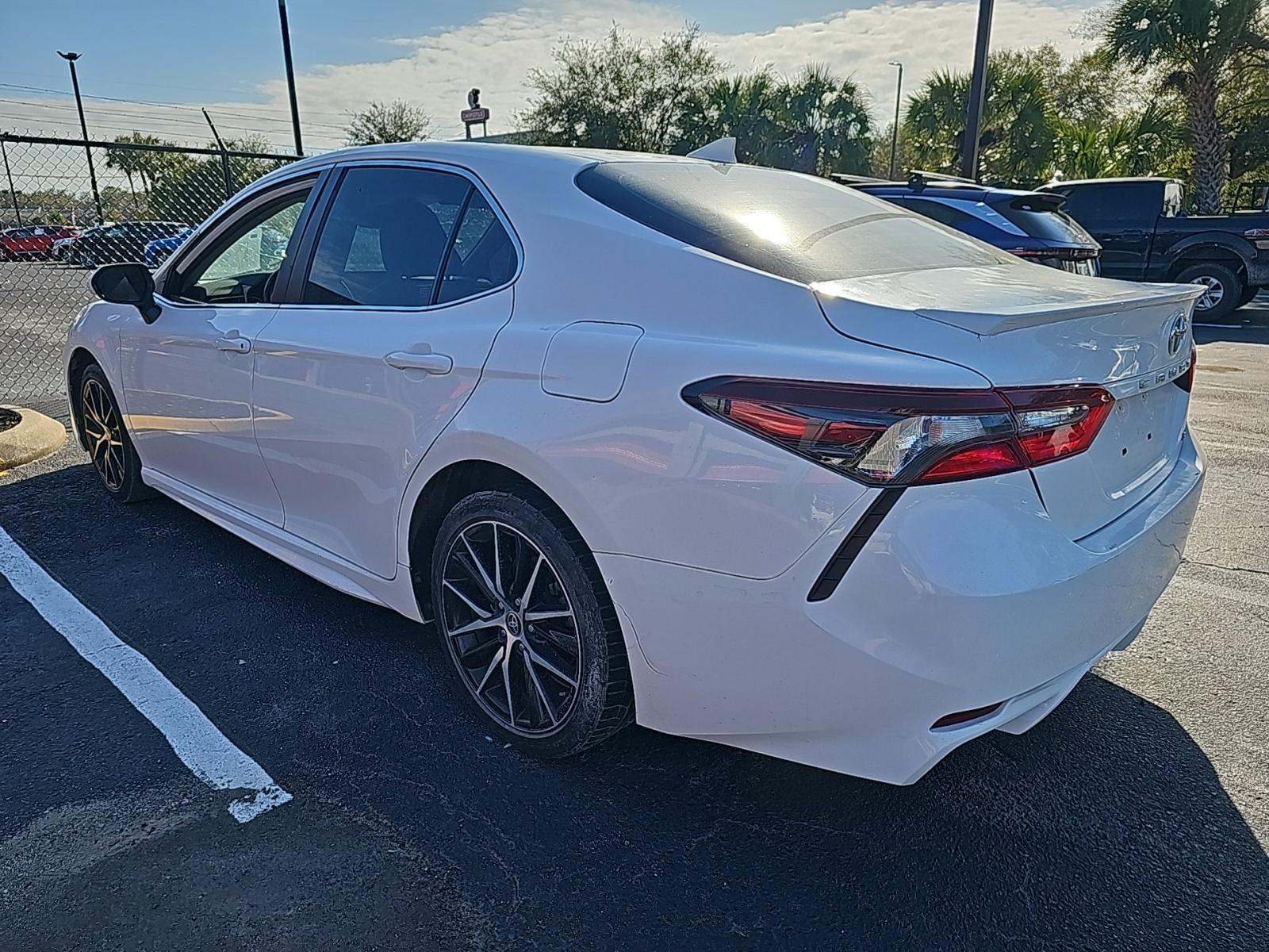 2021 Toyota Camry SE FWD