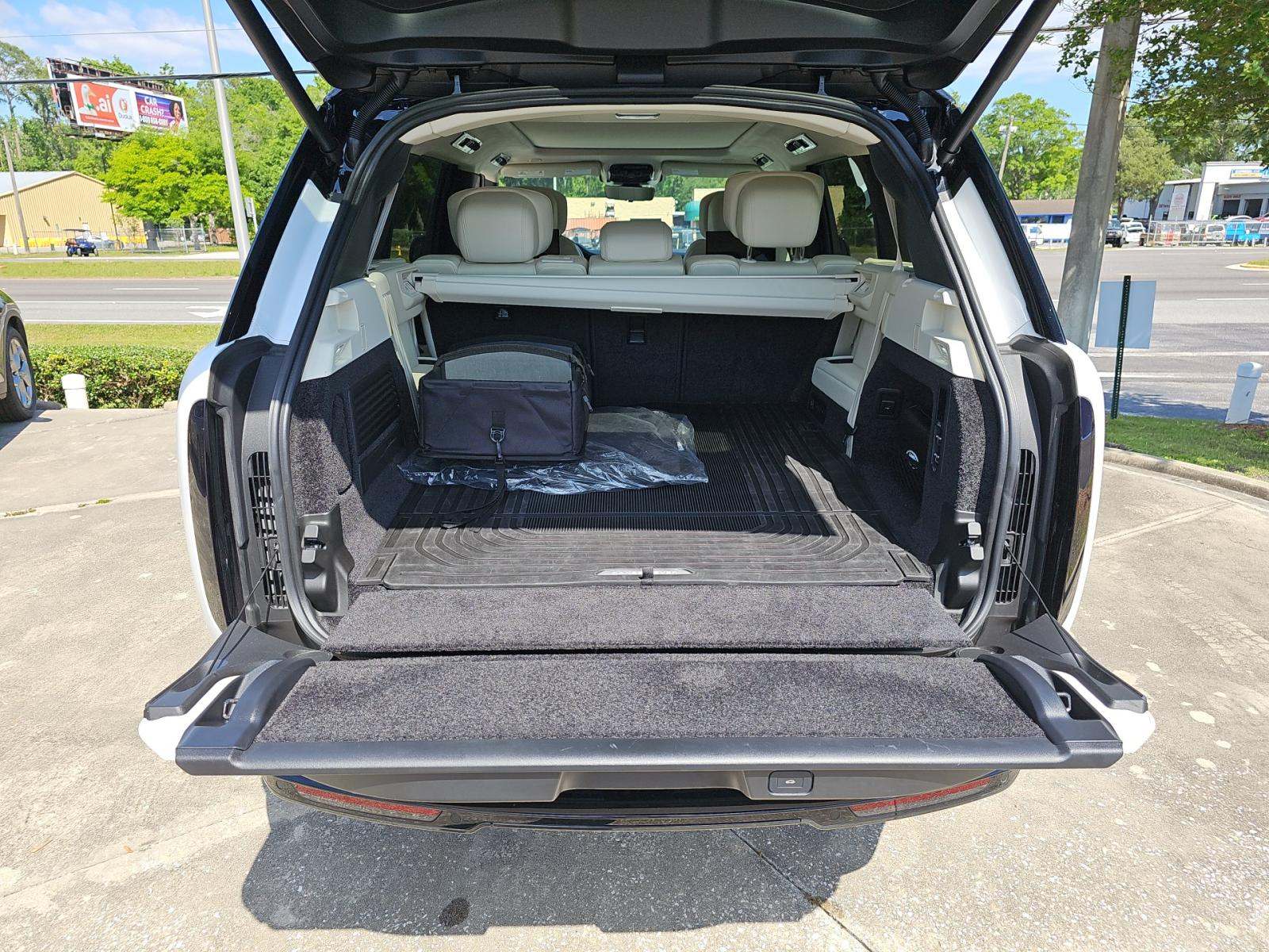 2025 Land Rover Range Rover Autobiography LWB AWD