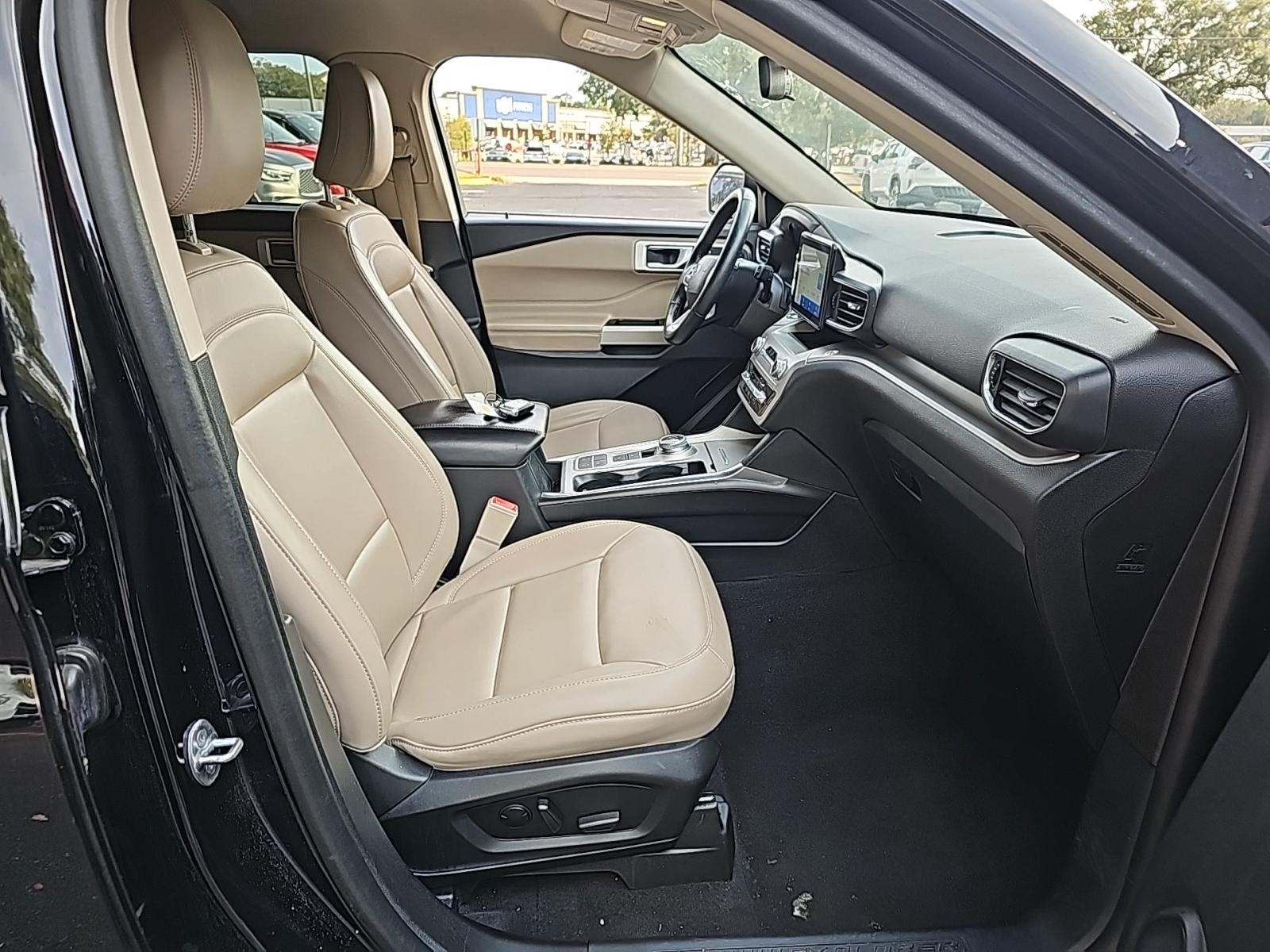 2023 Ford Explorer XLT RWD