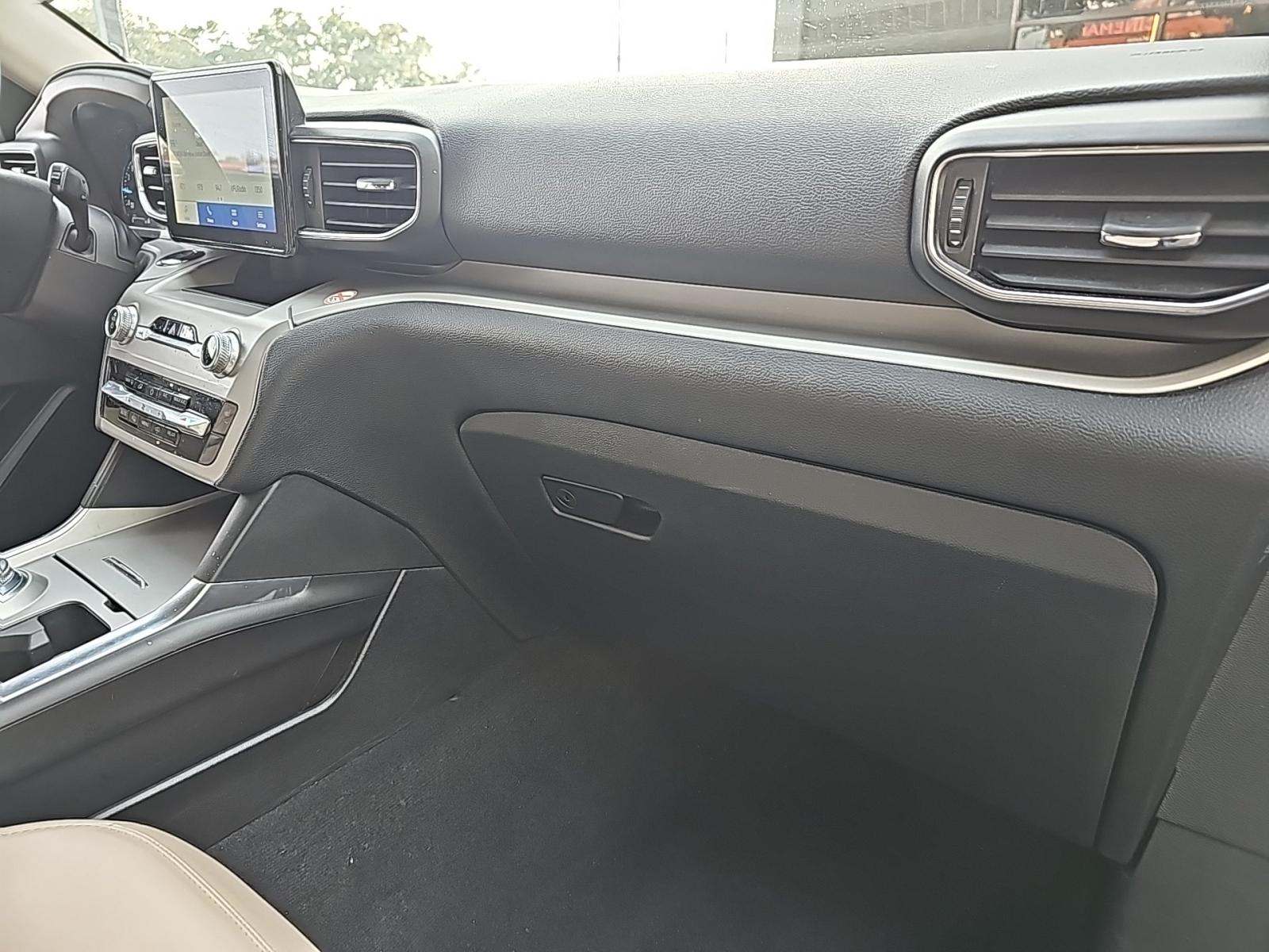 2023 Ford Explorer XLT RWD