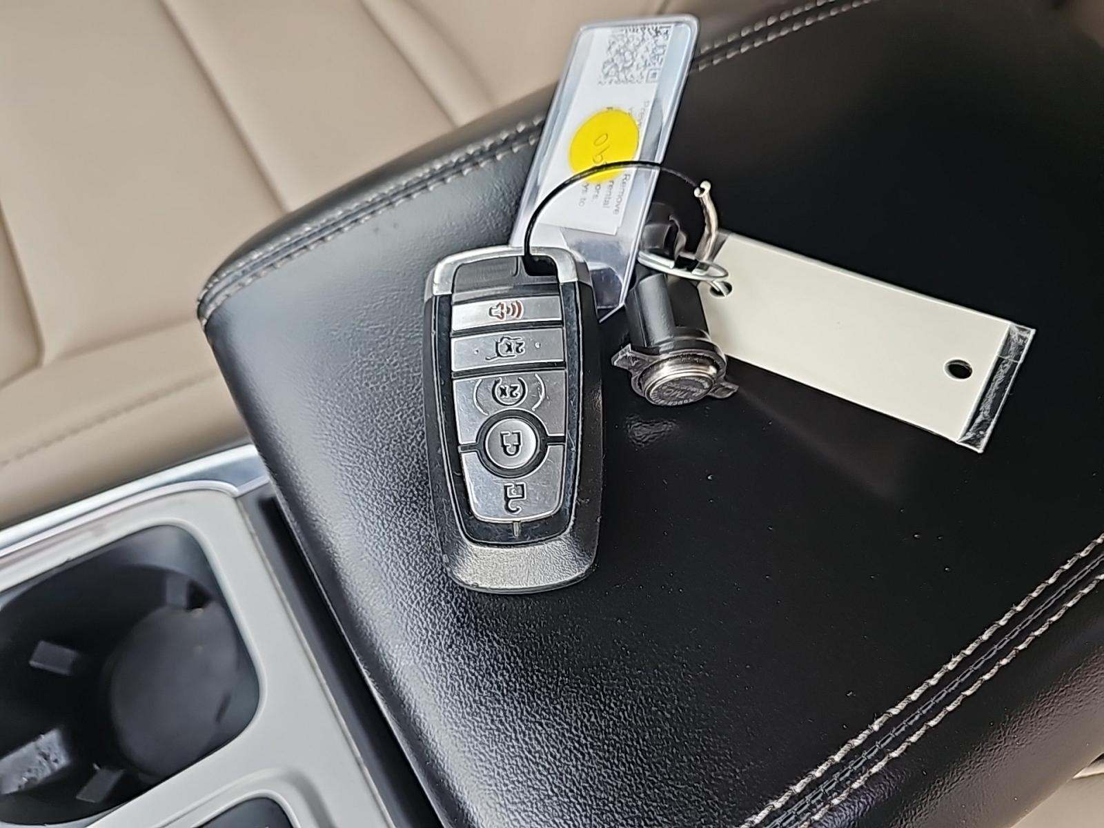 2023 Ford Explorer XLT RWD