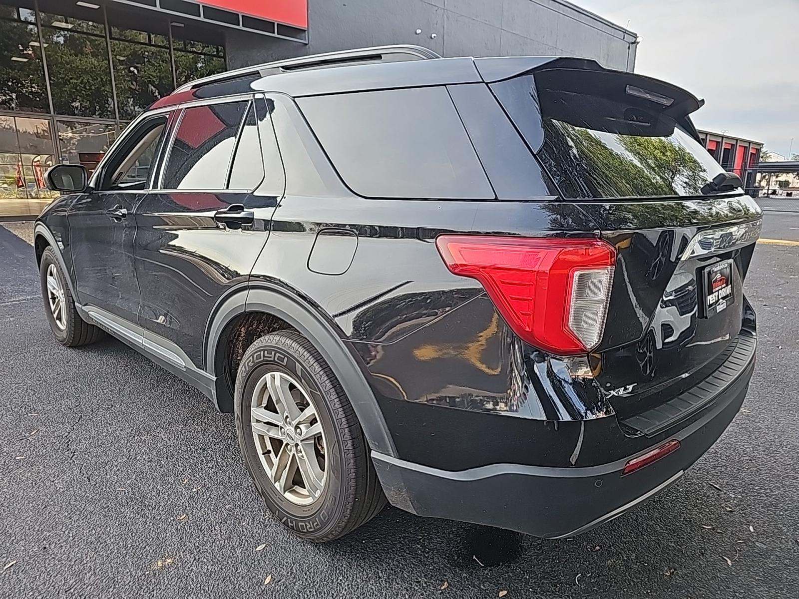 2023 Ford Explorer XLT RWD