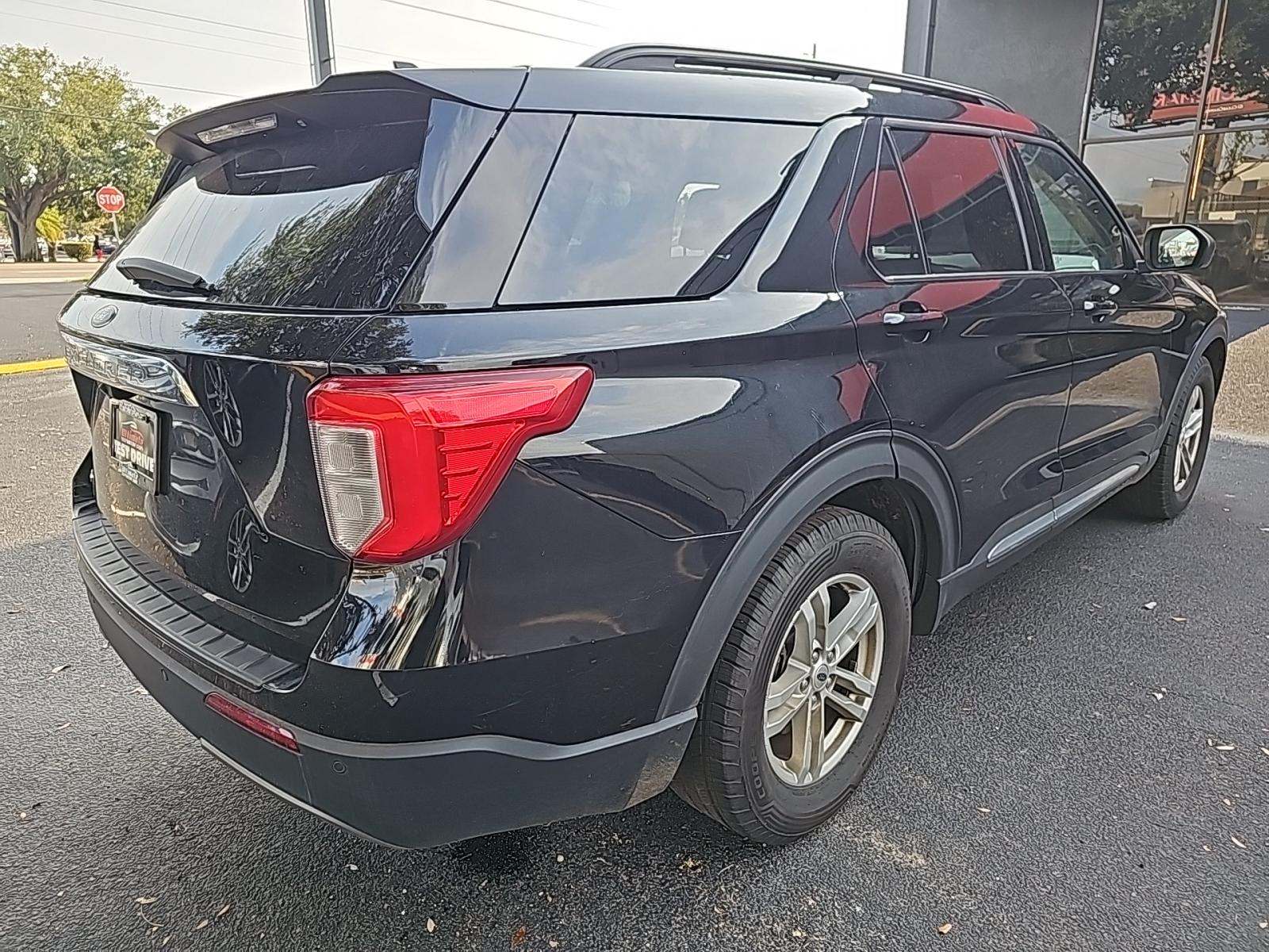 2023 Ford Explorer XLT RWD