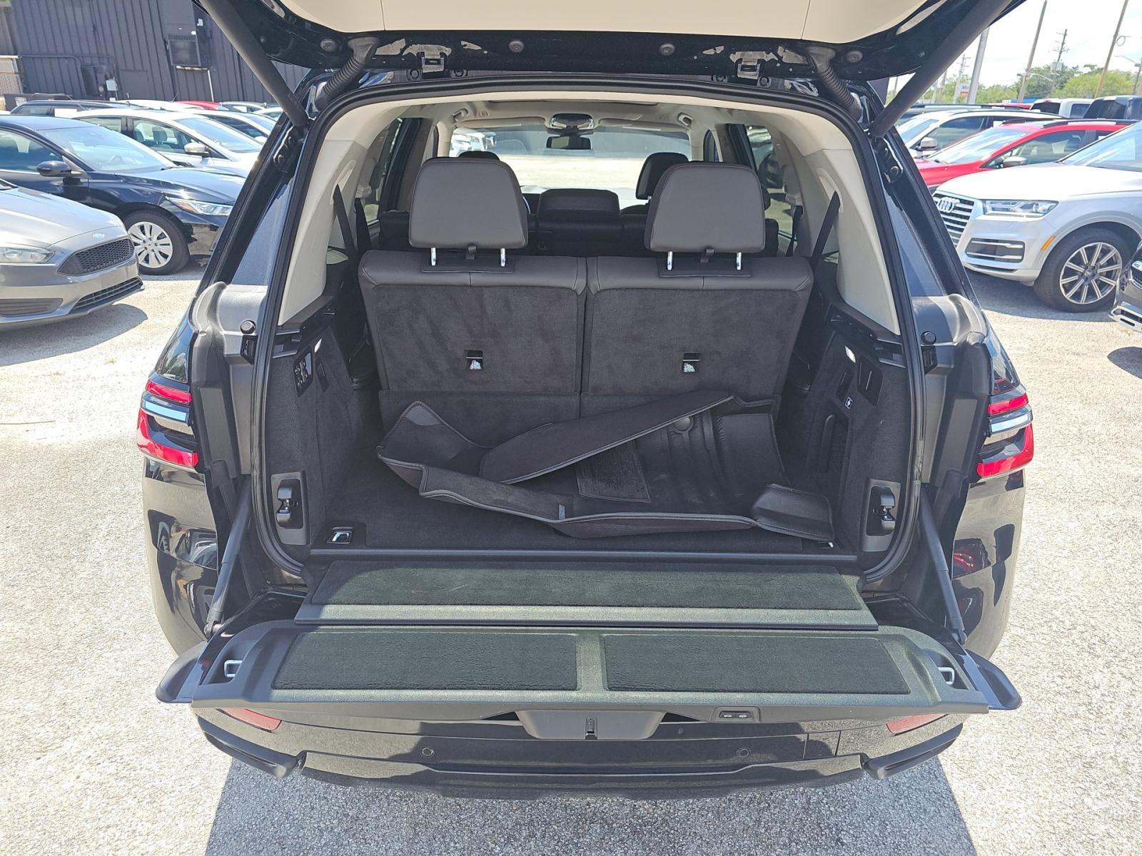 2023 BMW X7 xDrive40i AWD