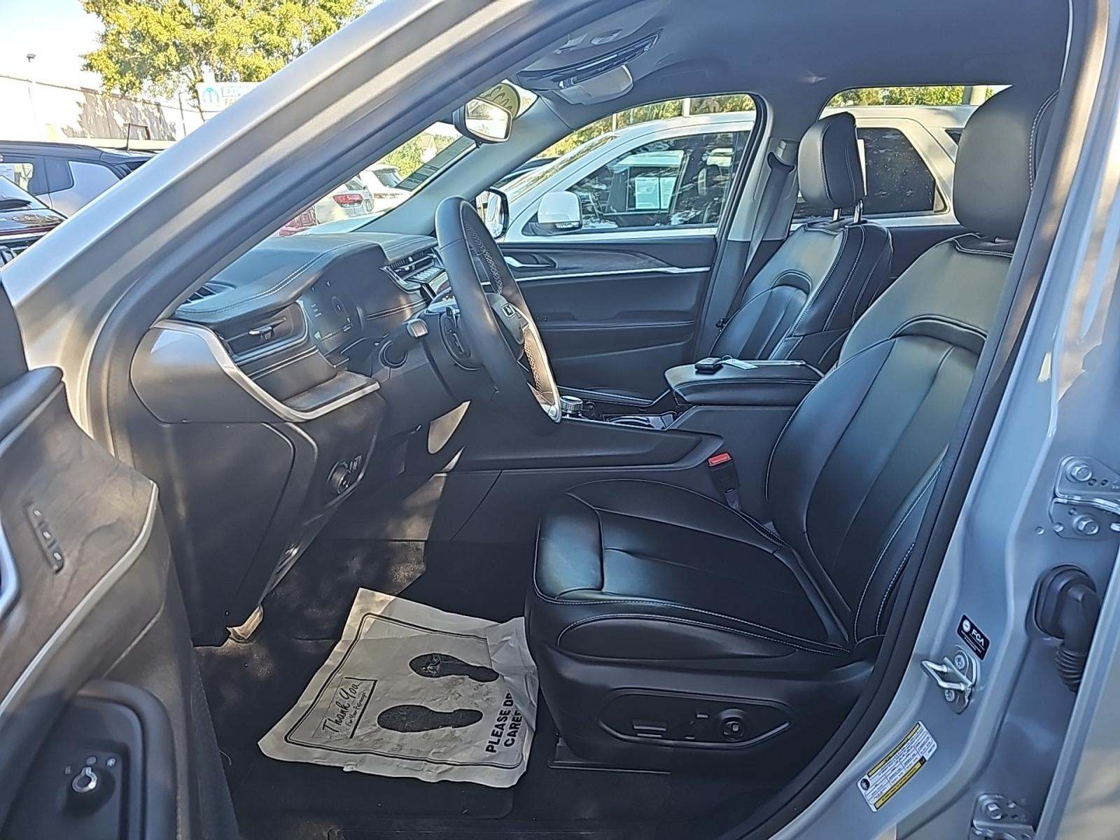 2023 Jeep Grand Cherokee Limited AWD