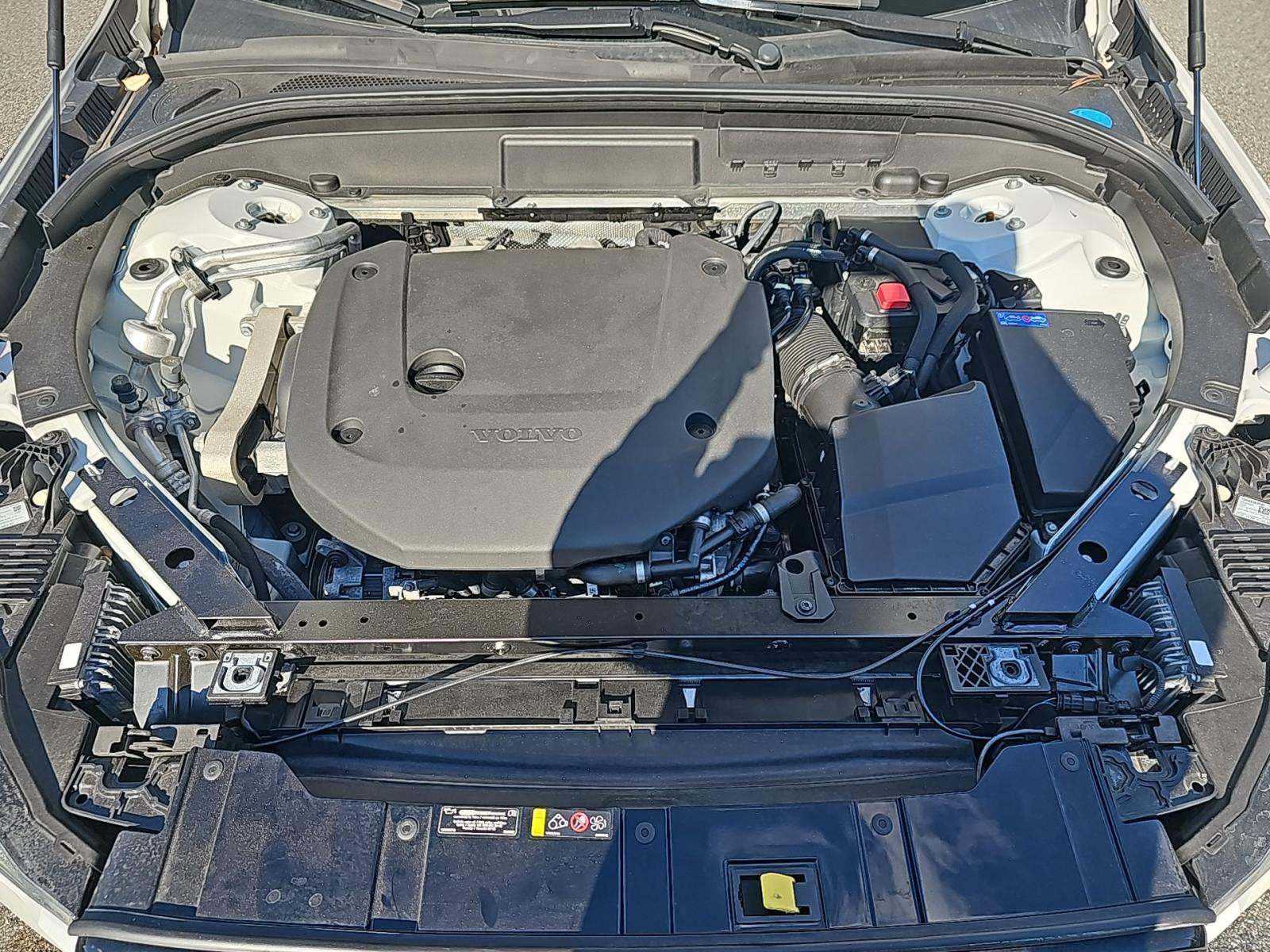 2022 Volvo XC60 B6 R-Design AWD