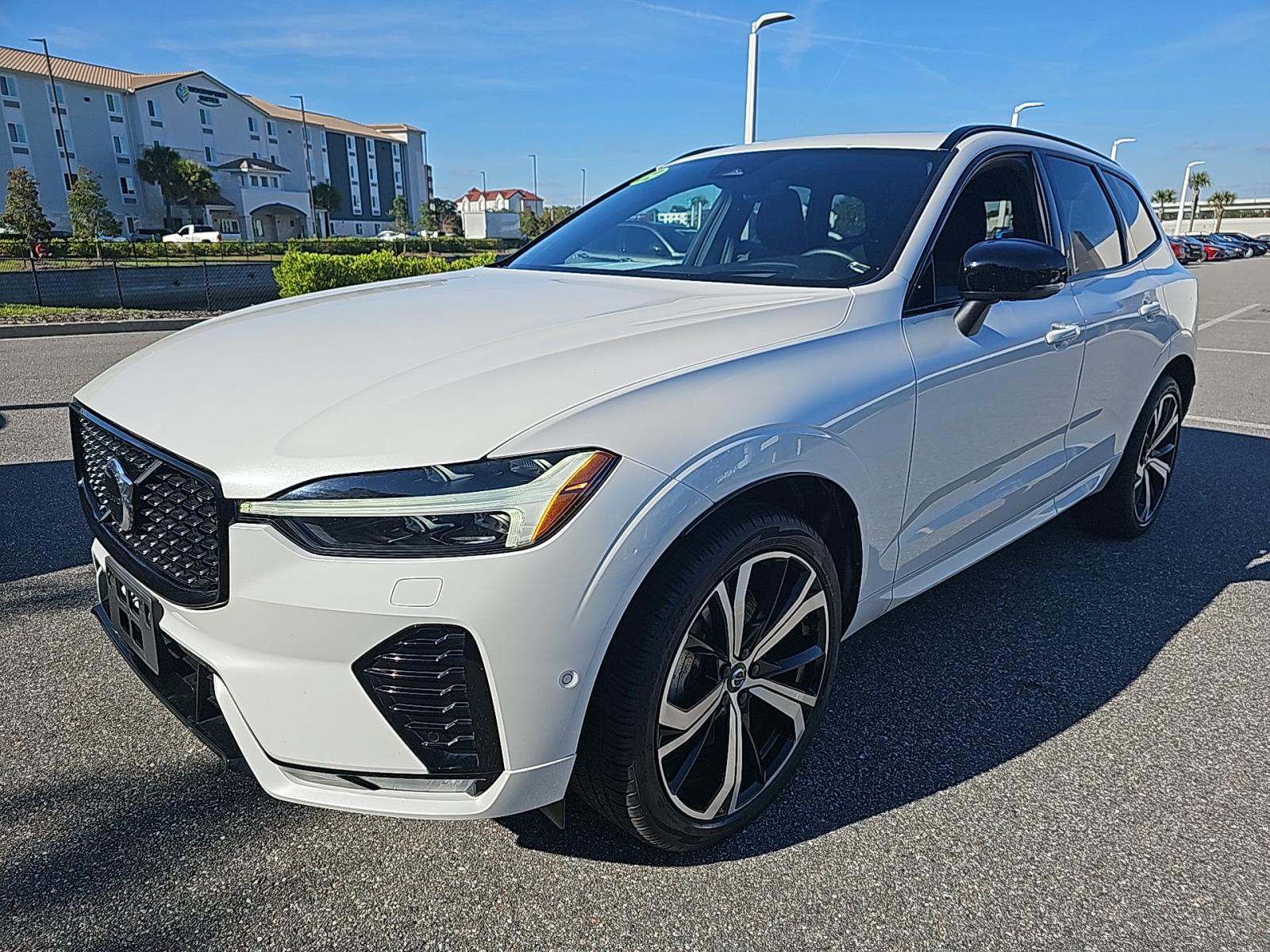 2022 Volvo XC60 B6 R-Design AWD