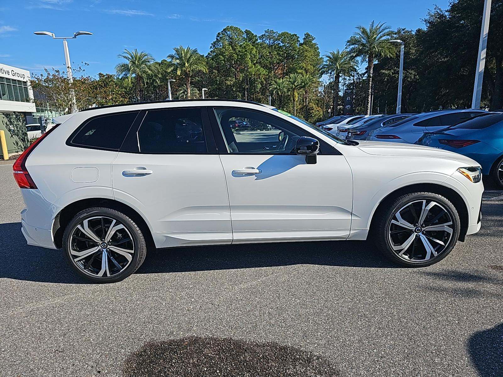 2022 Volvo XC60 B6 R-Design AWD