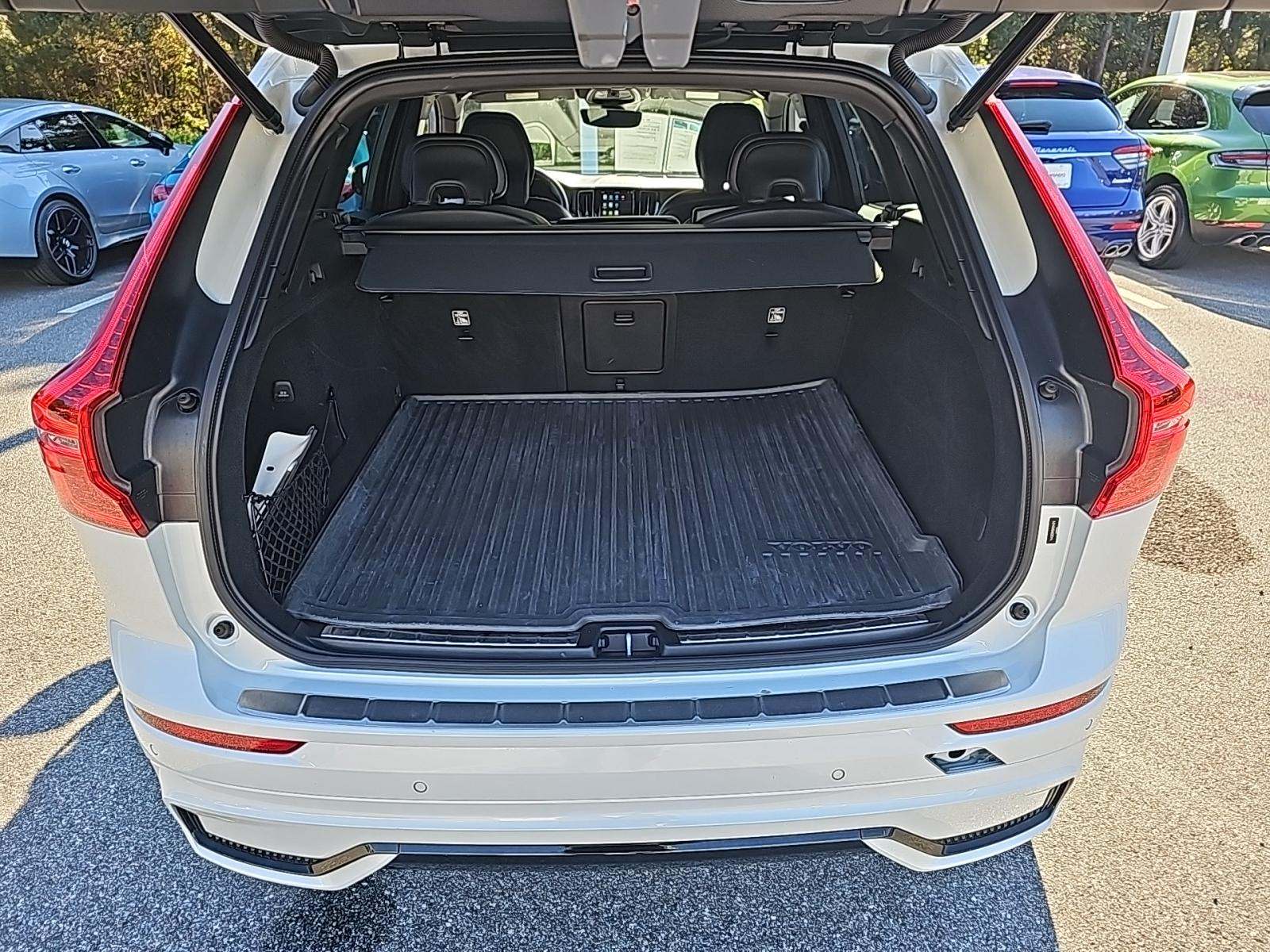 2022 Volvo XC60 B6 R-Design AWD