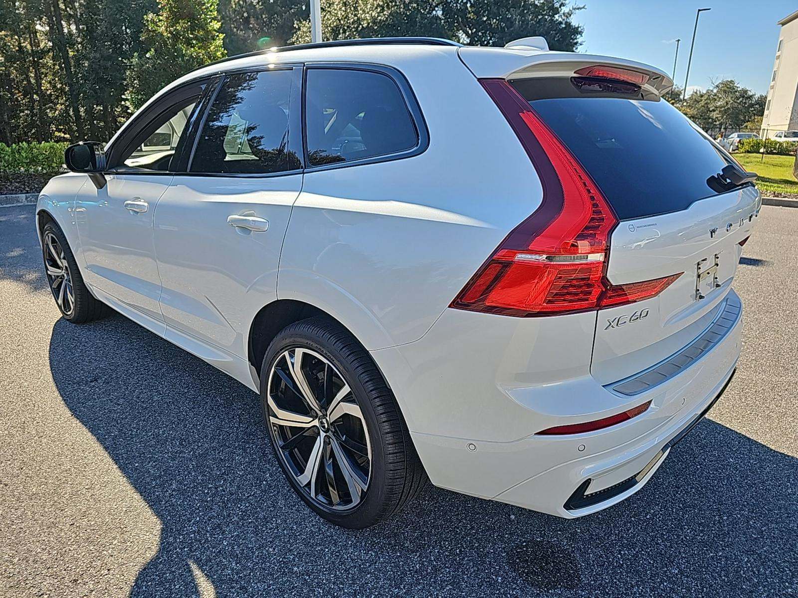 2022 Volvo XC60 B6 R-Design AWD