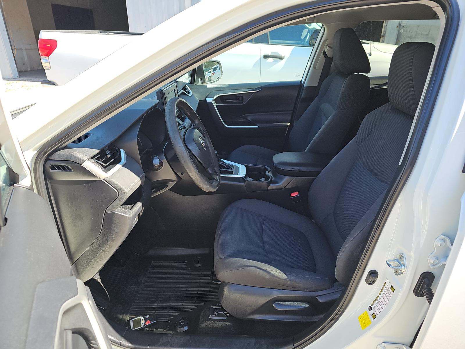 2019 Toyota RAV4 LE FWD