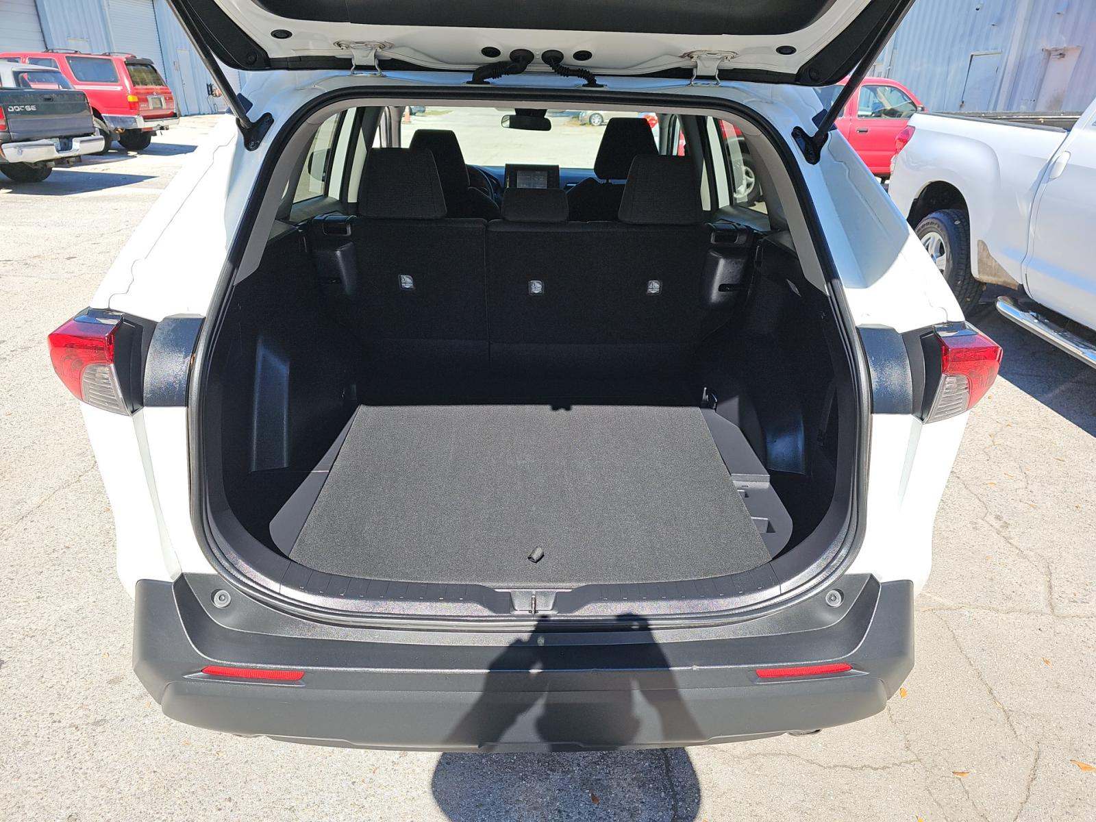 2019 Toyota RAV4 LE FWD