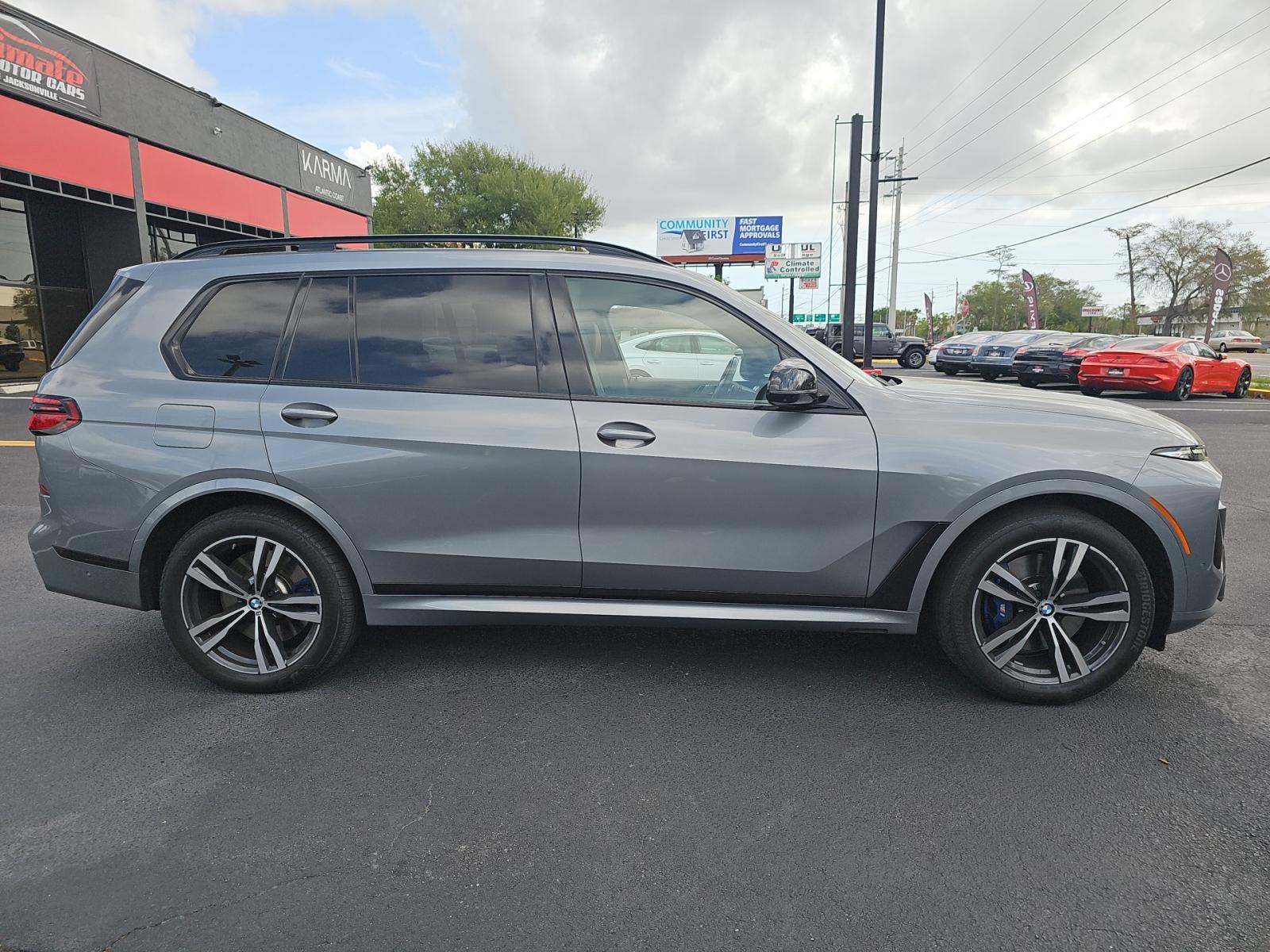 2024 BMW X7 M60i AWD