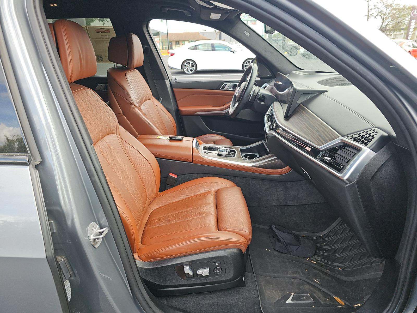 2024 BMW X7 M60i AWD