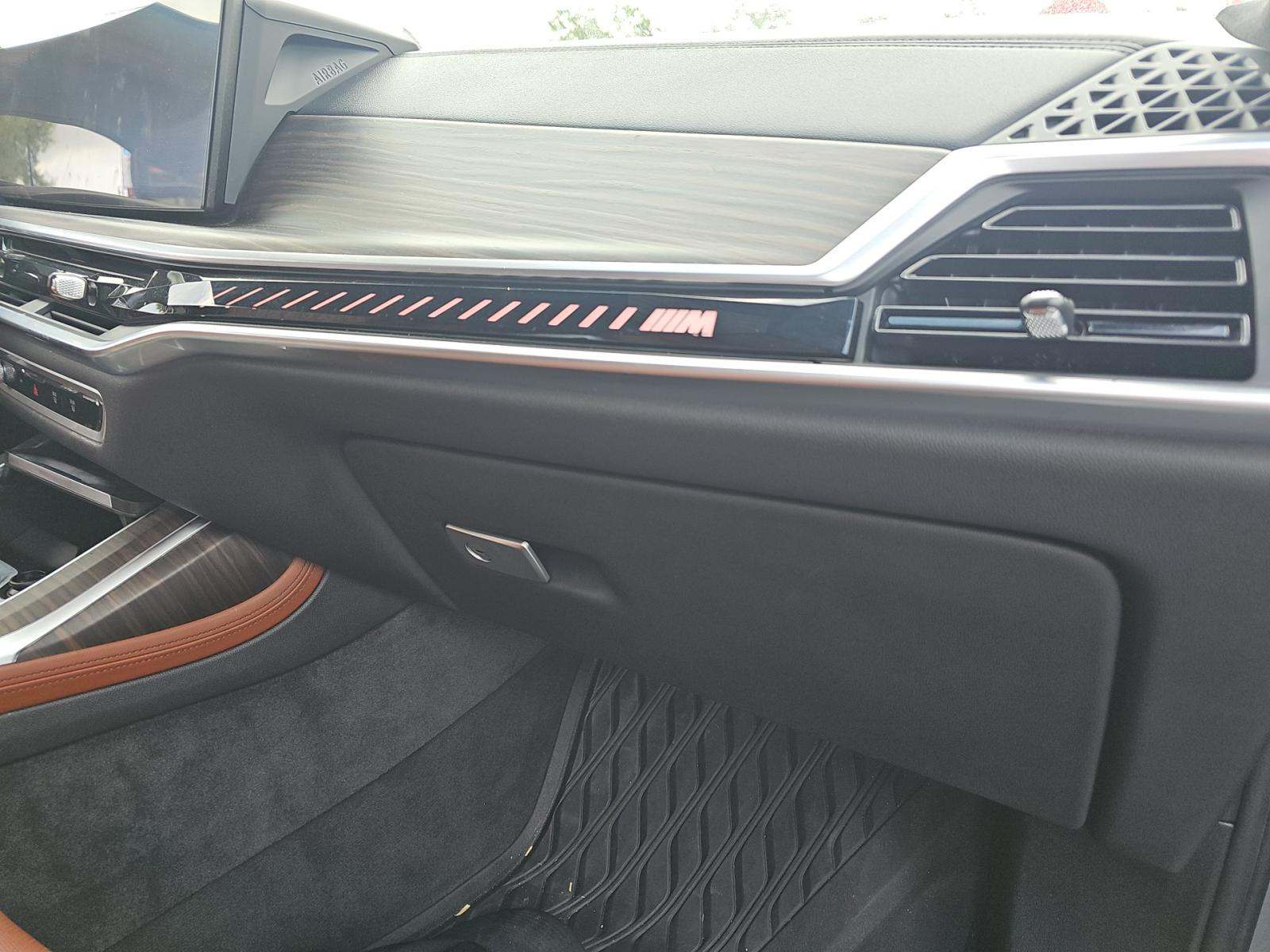 2024 BMW X7 M60i AWD