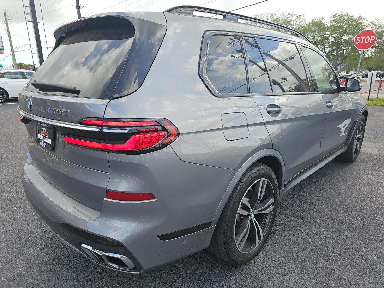 2024 BMW X7 M60i AWD
