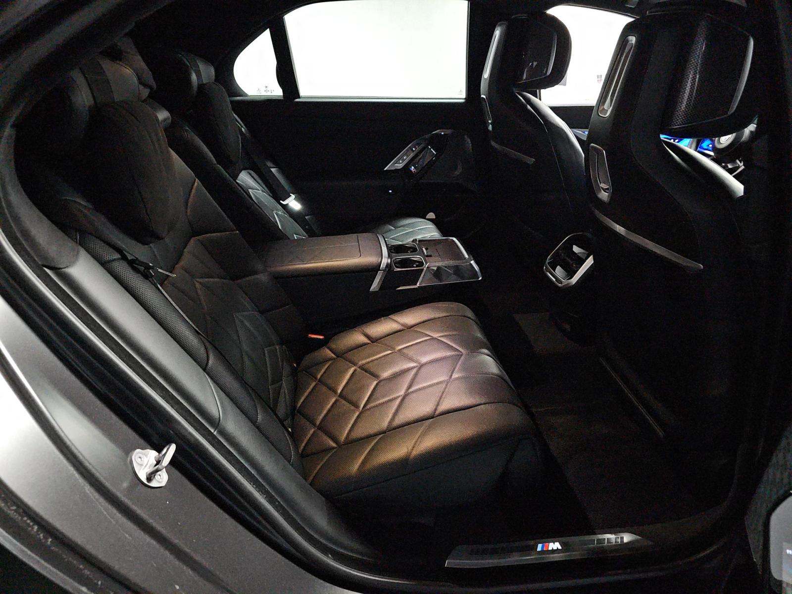 2023 BMW 7 Series 760i xDrive AWD