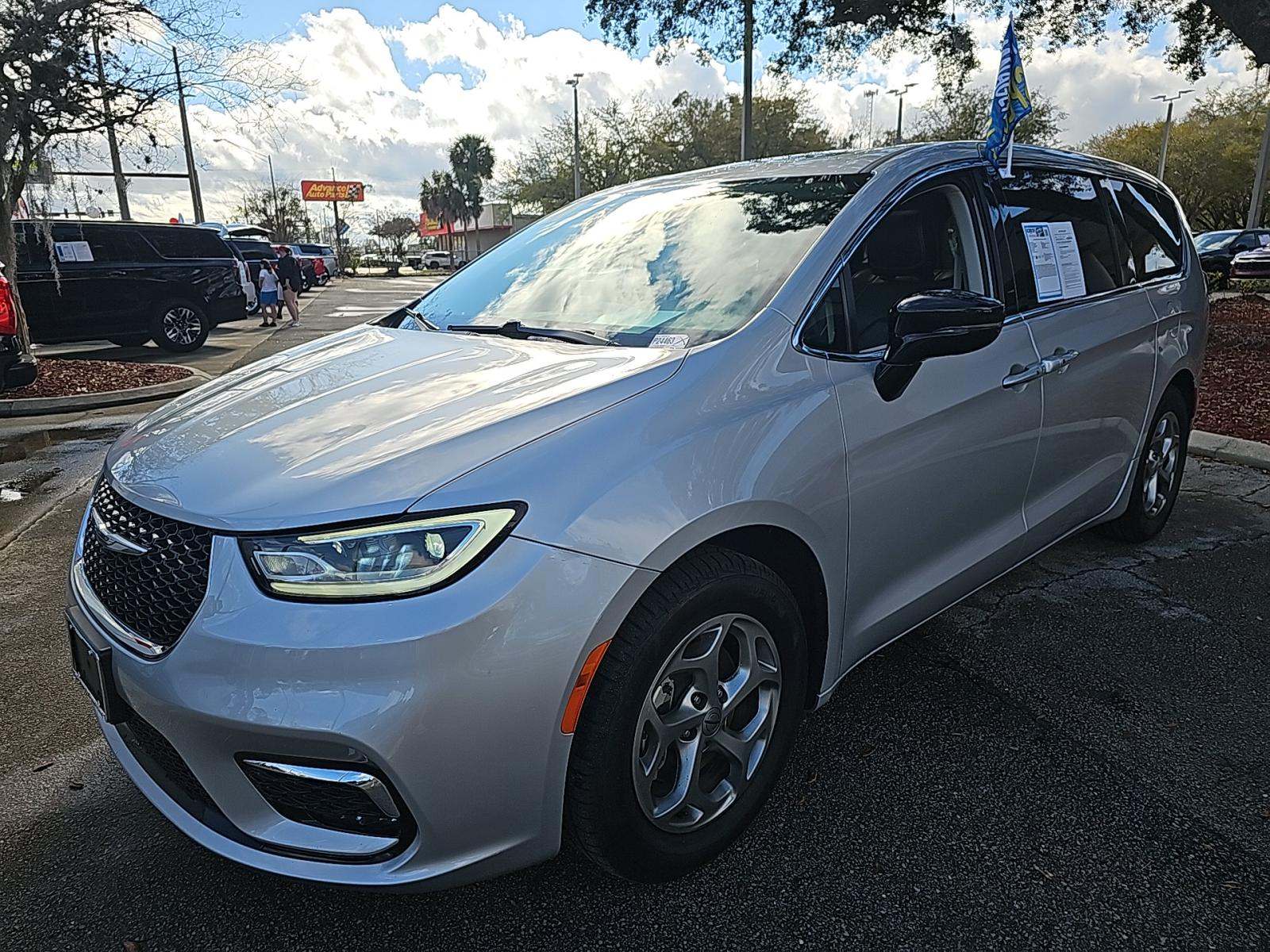 2024 Chrysler Pacifica Limited FWD
