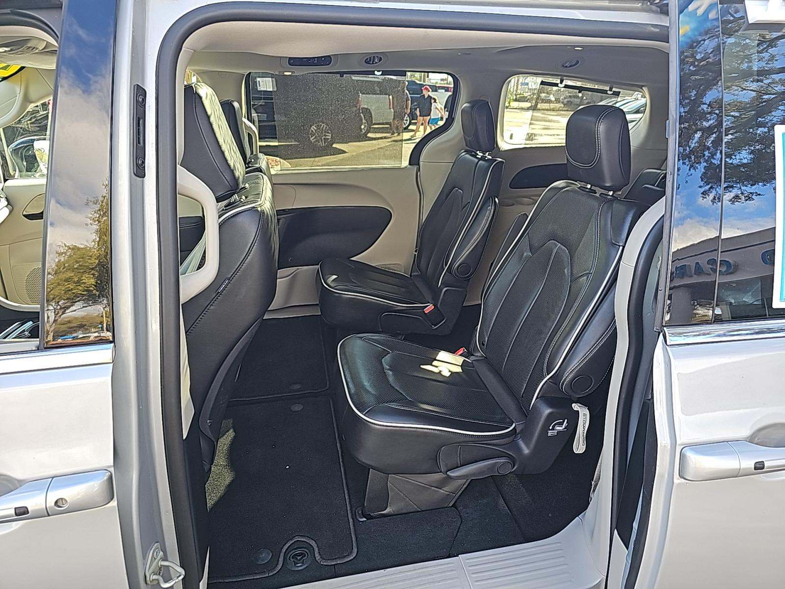 2024 Chrysler Pacifica Limited FWD