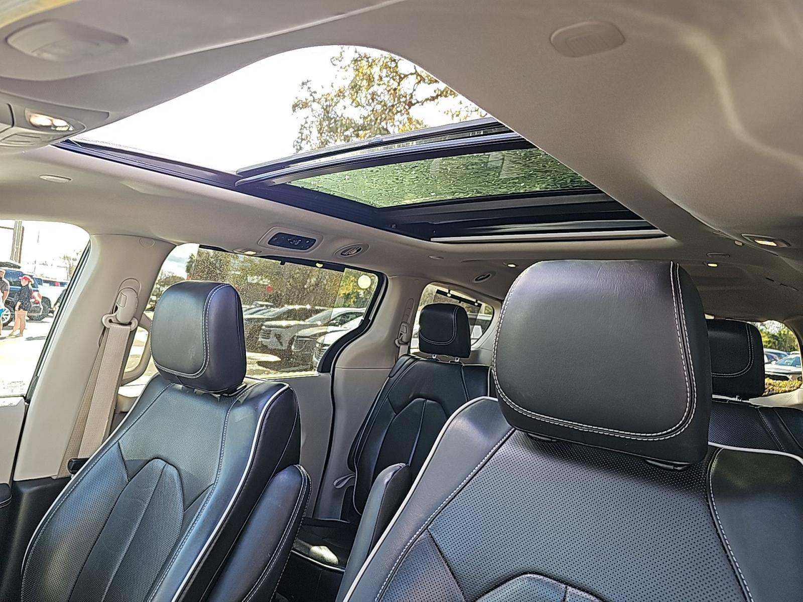 2024 Chrysler Pacifica Limited FWD