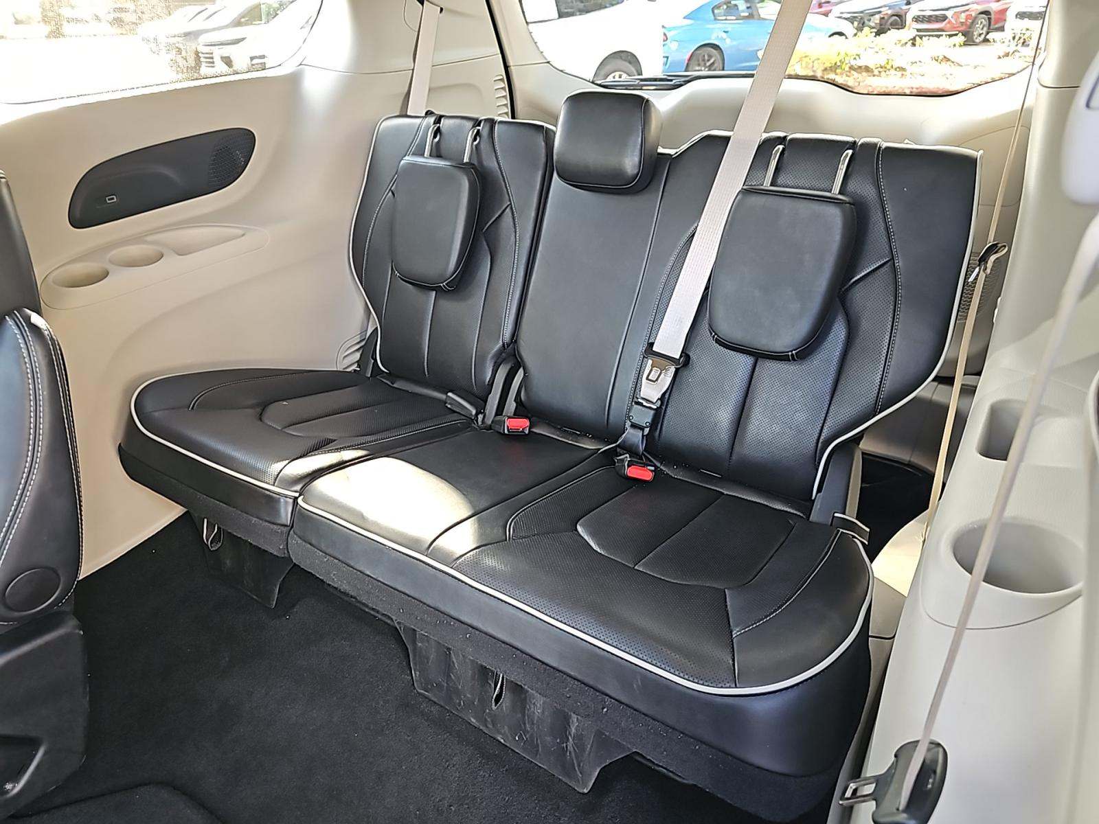 2024 Chrysler Pacifica Limited FWD