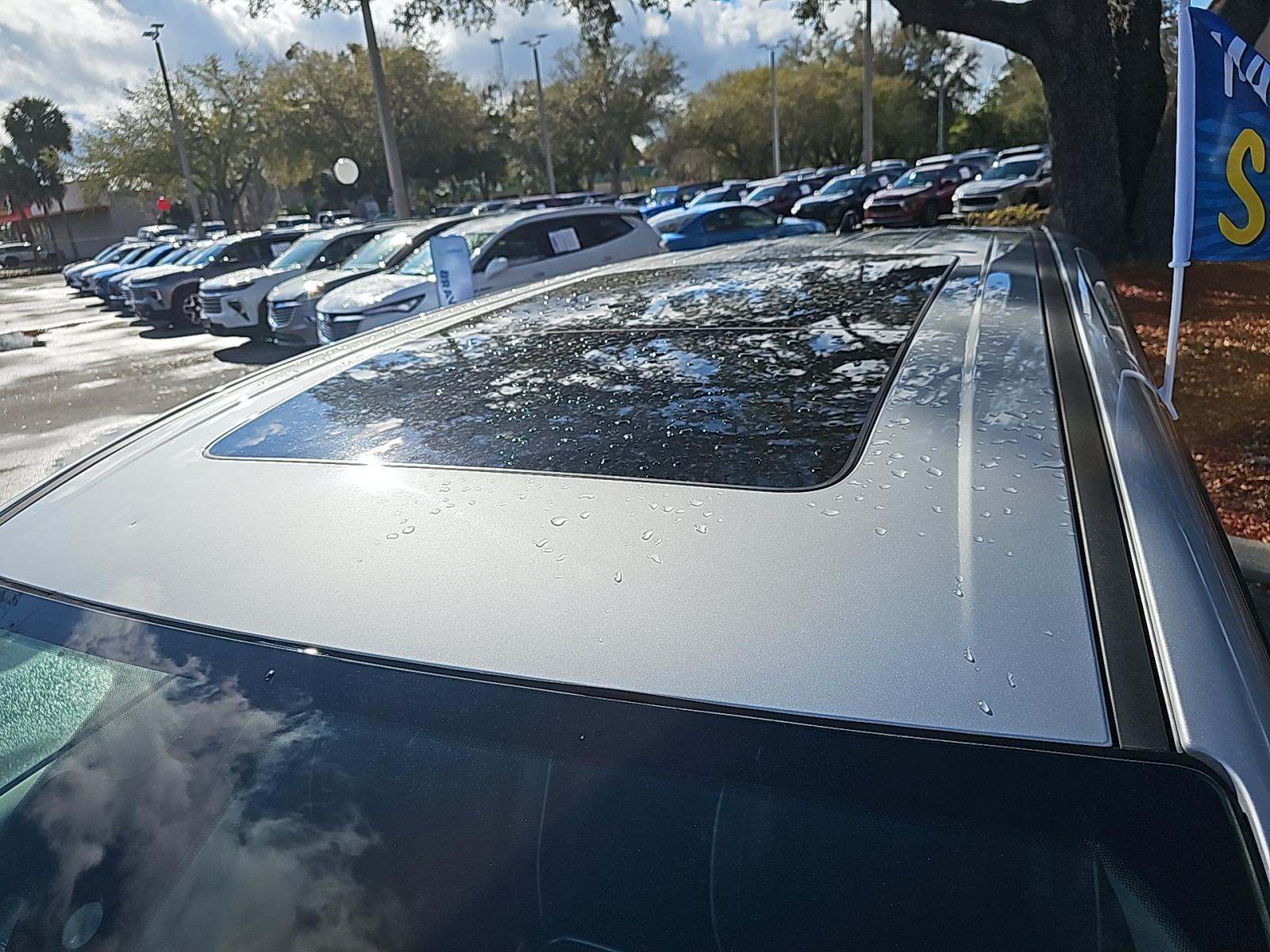 2024 Chrysler Pacifica Limited FWD