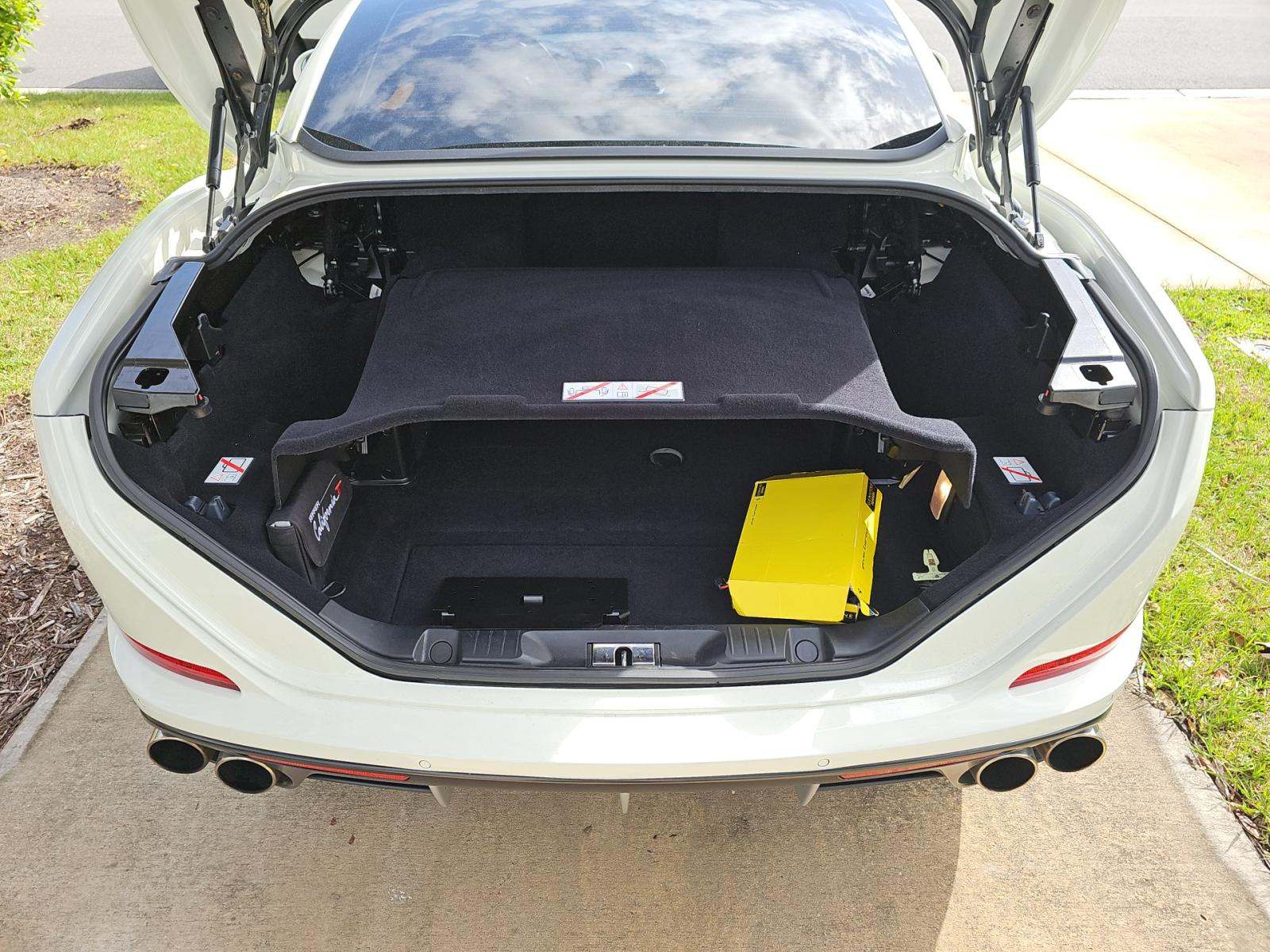 2016 Ferrari California T RWD