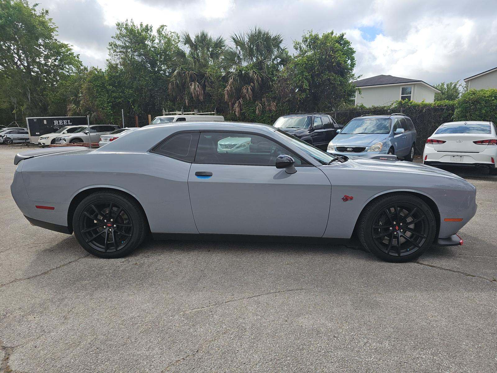 DODGE CHALLENGER - 4