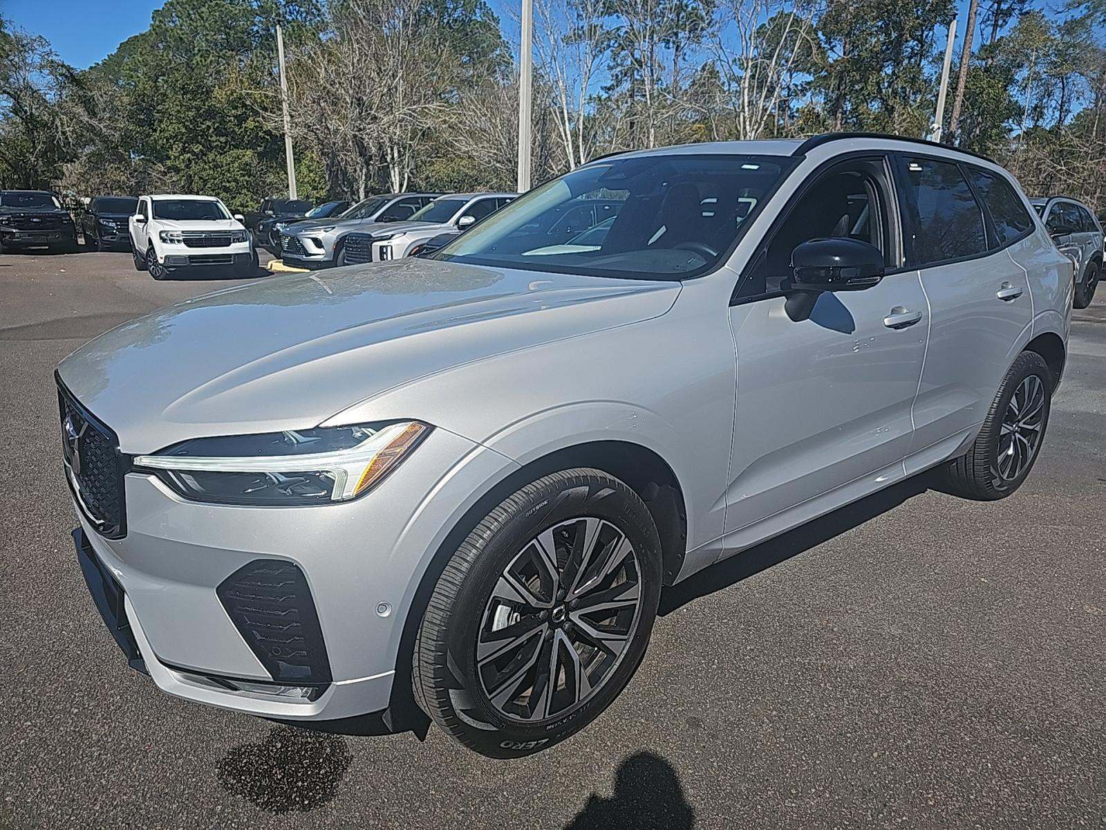 2025 Volvo XC60 B5 Plus AWD