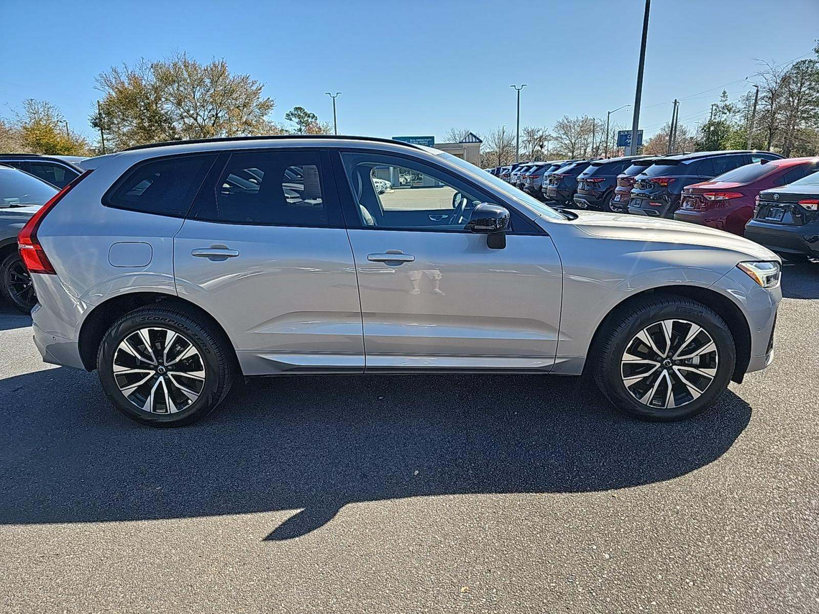 2025 Volvo XC60 B5 Plus AWD