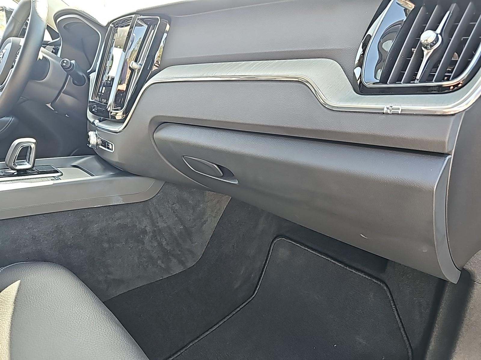 2025 Volvo XC60 B5 Plus AWD