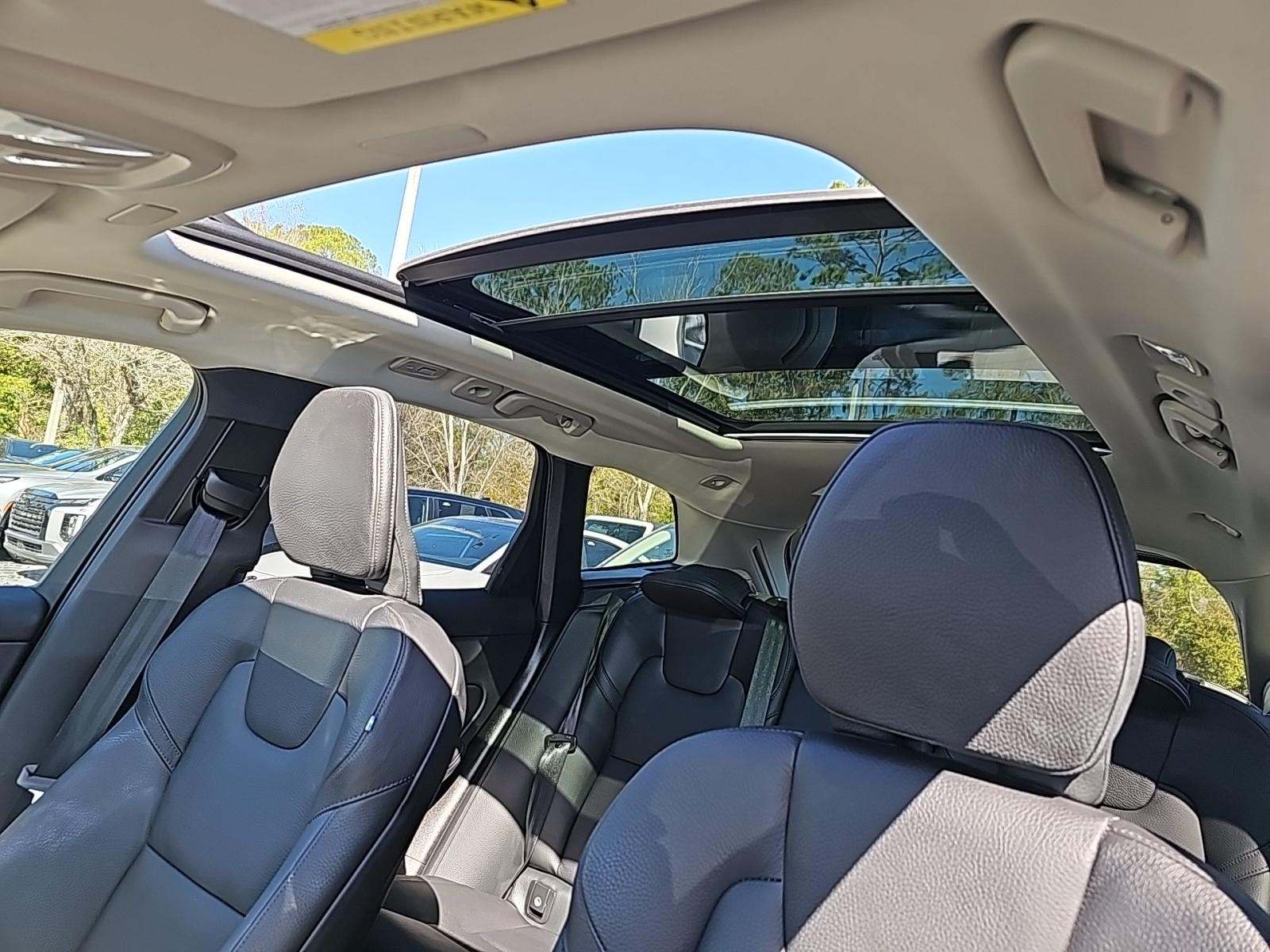 2025 Volvo XC60 B5 Plus AWD