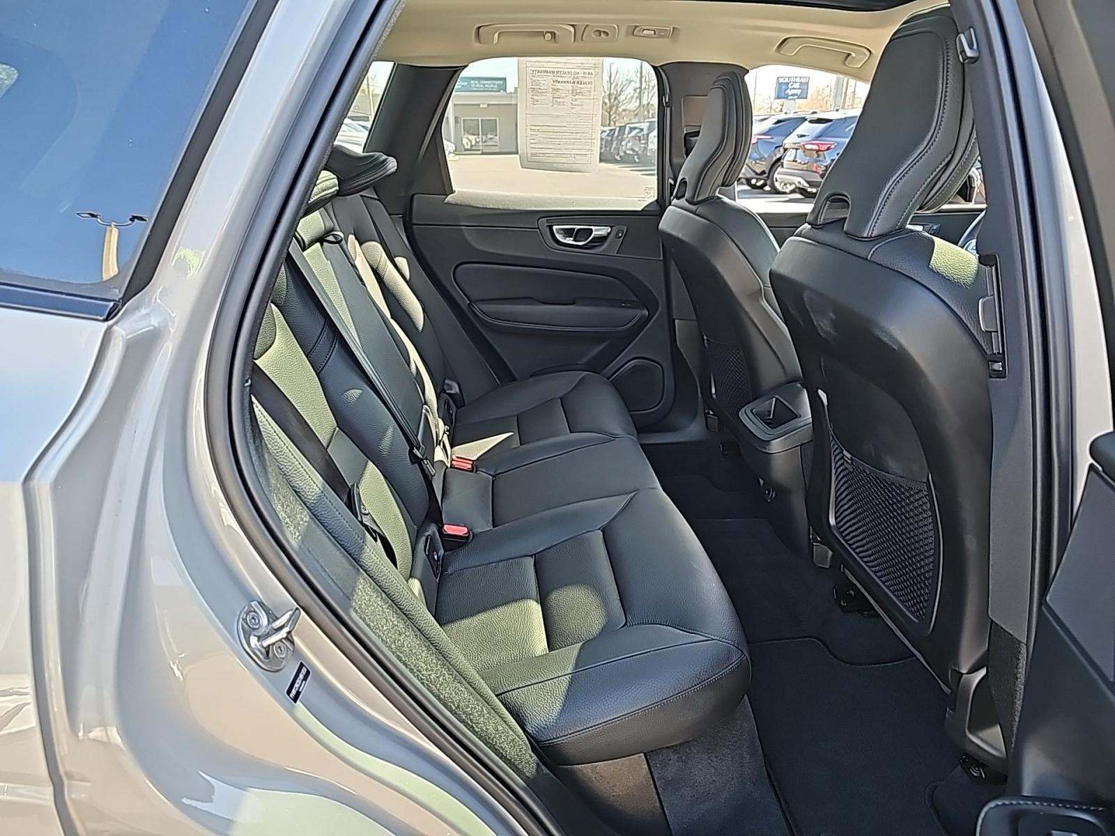 2025 Volvo XC60 B5 Plus AWD