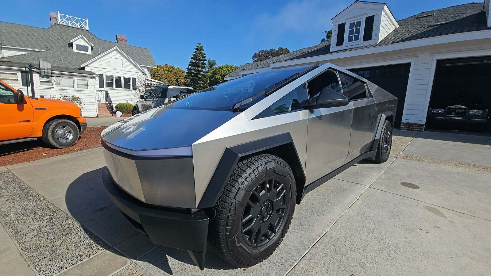 2024 Tesla Cybertruck Base Crew Cab Short Bed