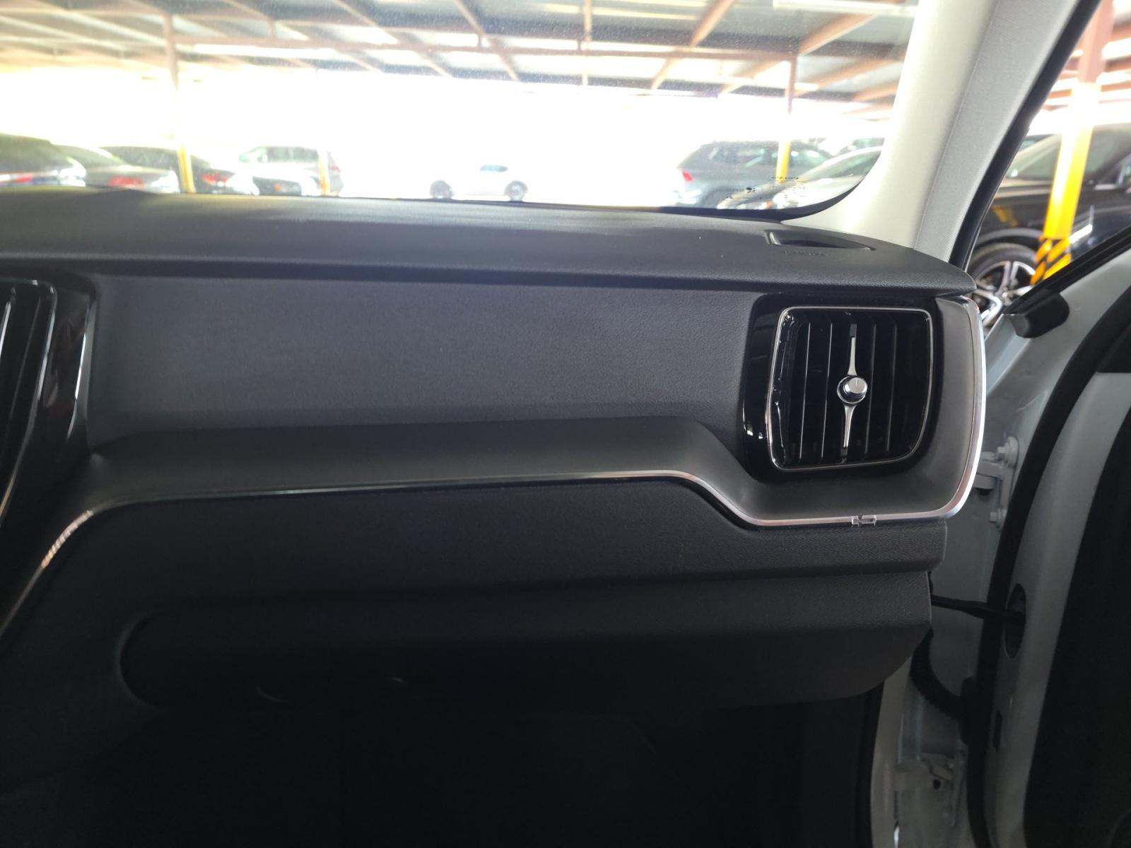 2025 Volvo XC60 B5 Core AWD