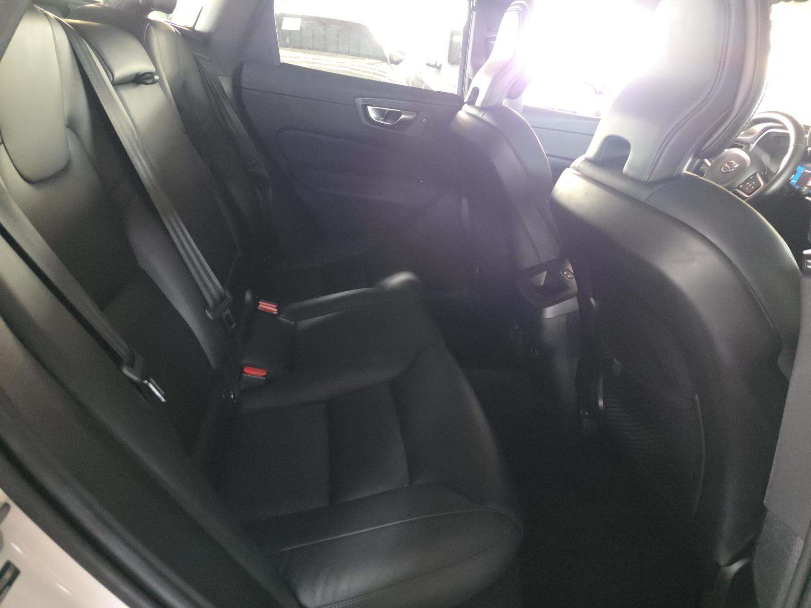 2025 Volvo XC60 B5 Core AWD