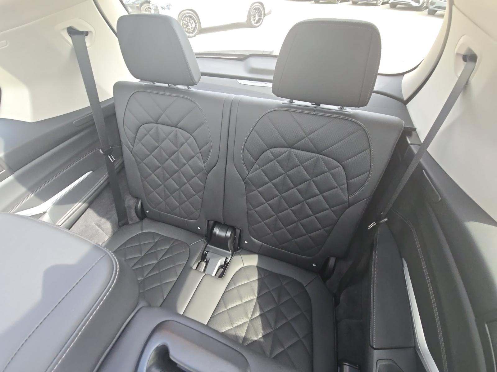 2025 BMW X7 xDrive40i AWD