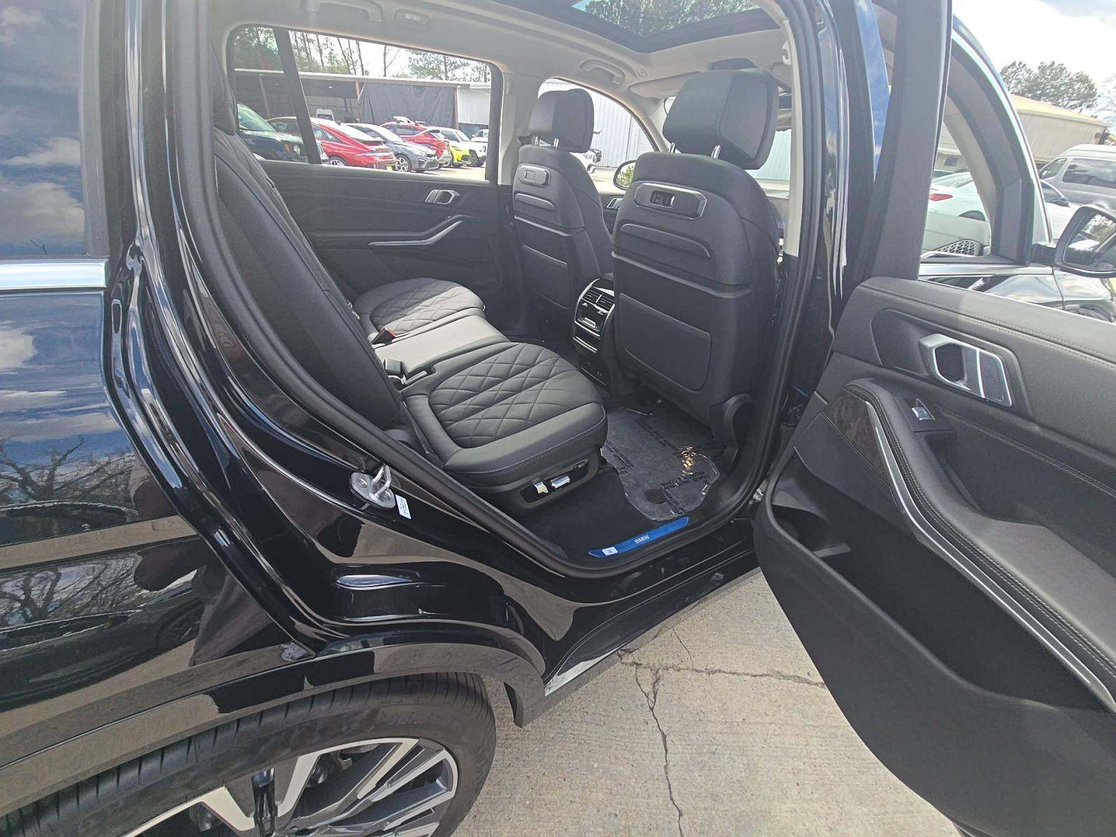 2025 BMW X7 xDrive40i AWD