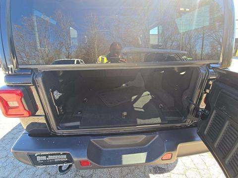 JEEP 4XE SAHARA - 10