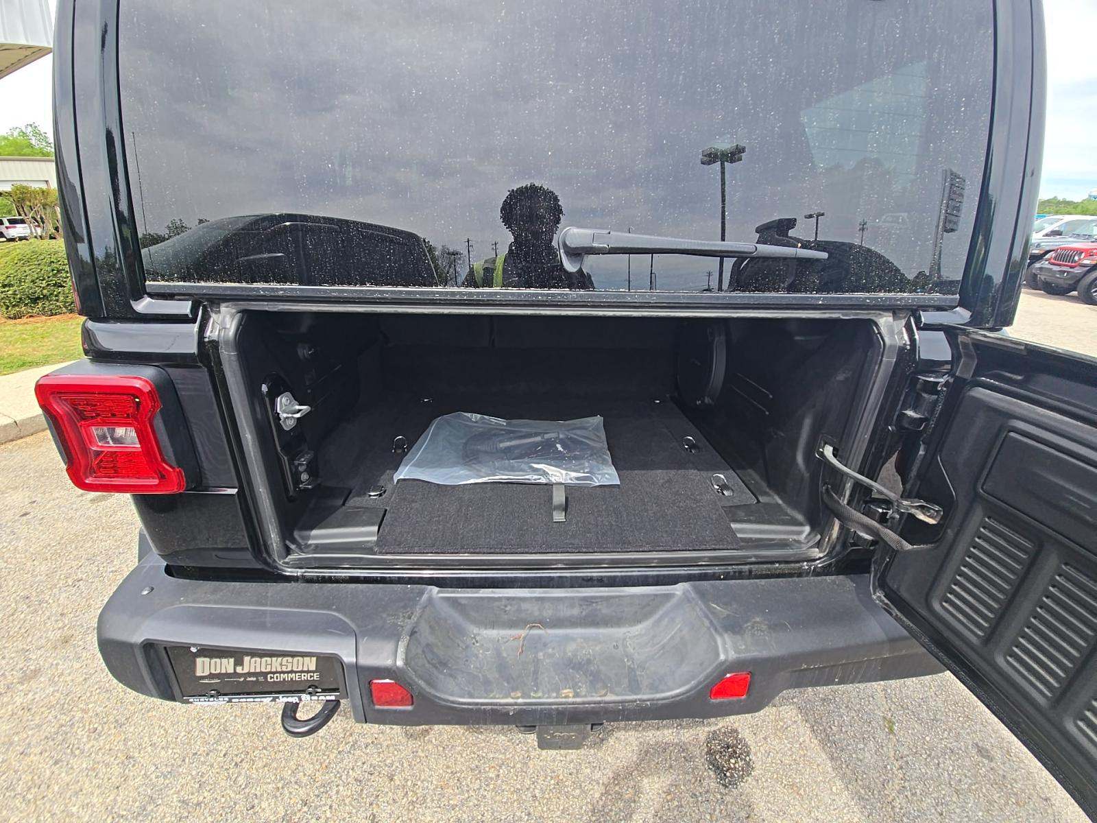 JEEP 4XE BACKCOUNTRY - 10