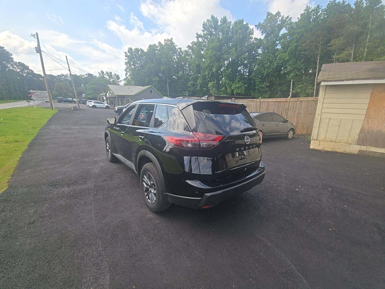 2026 Nissan Rogue SV AWD