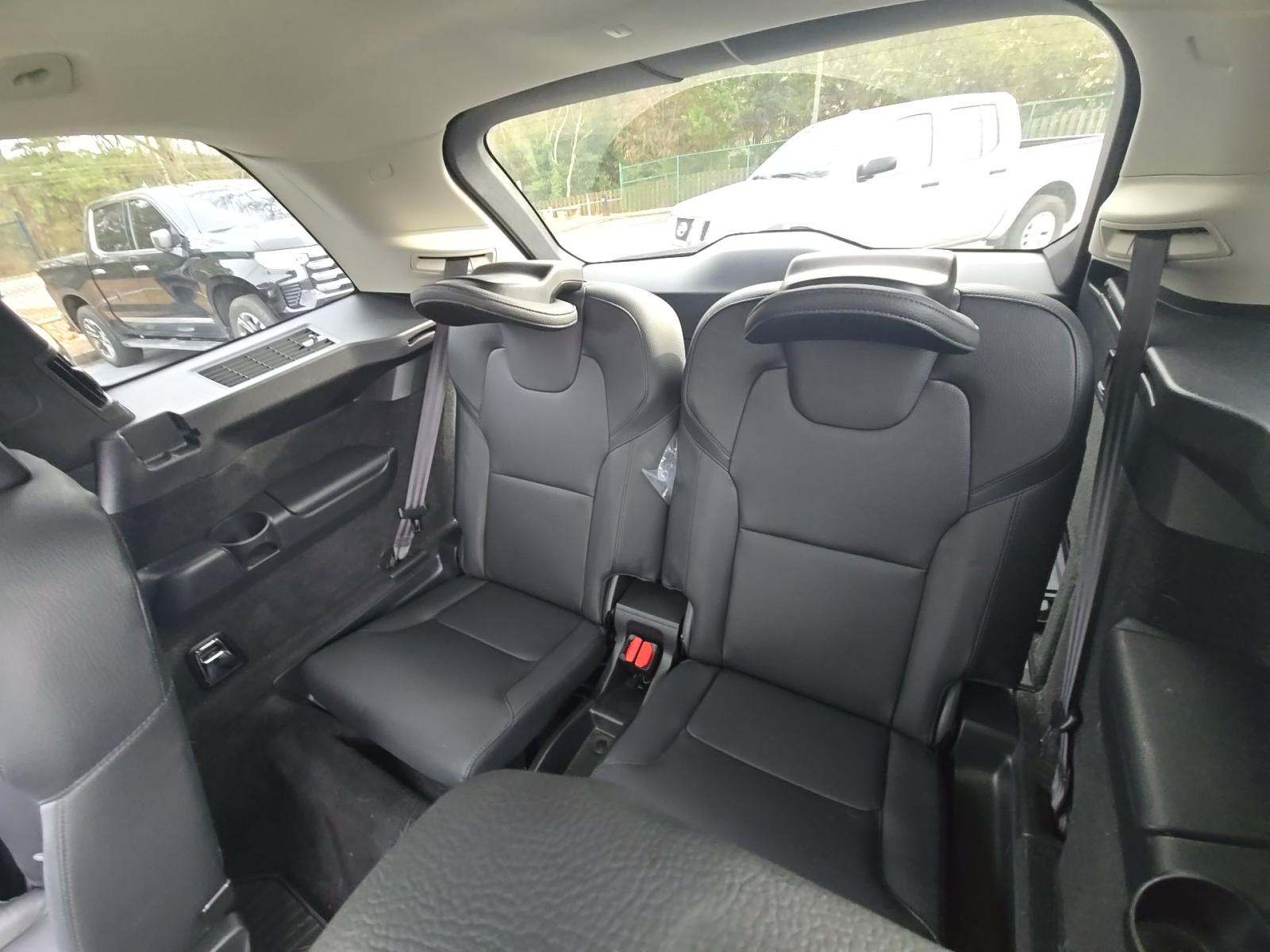 2022 Volvo XC90 T6 Momentum AWD