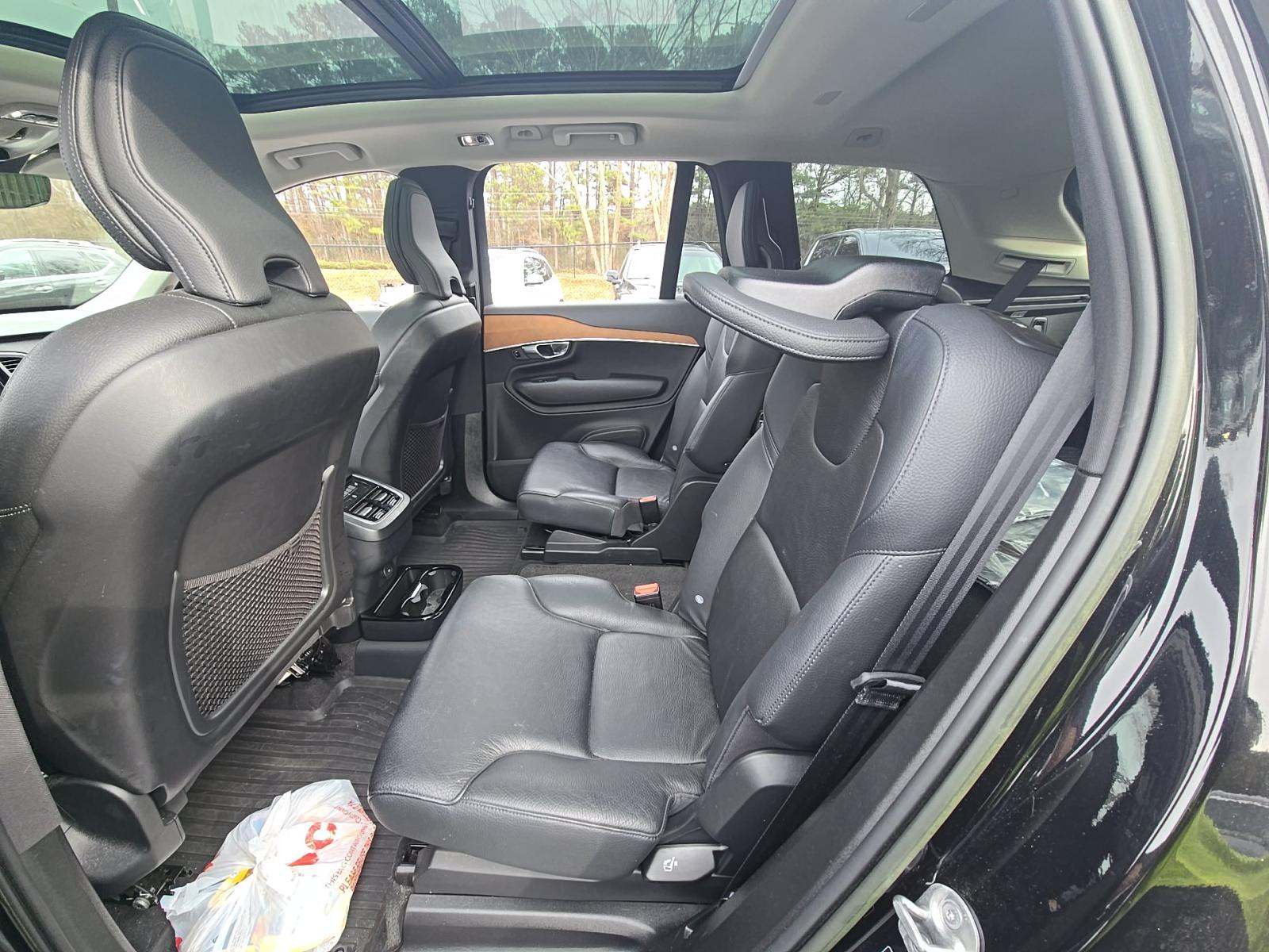 2022 Volvo XC90 T6 Momentum AWD